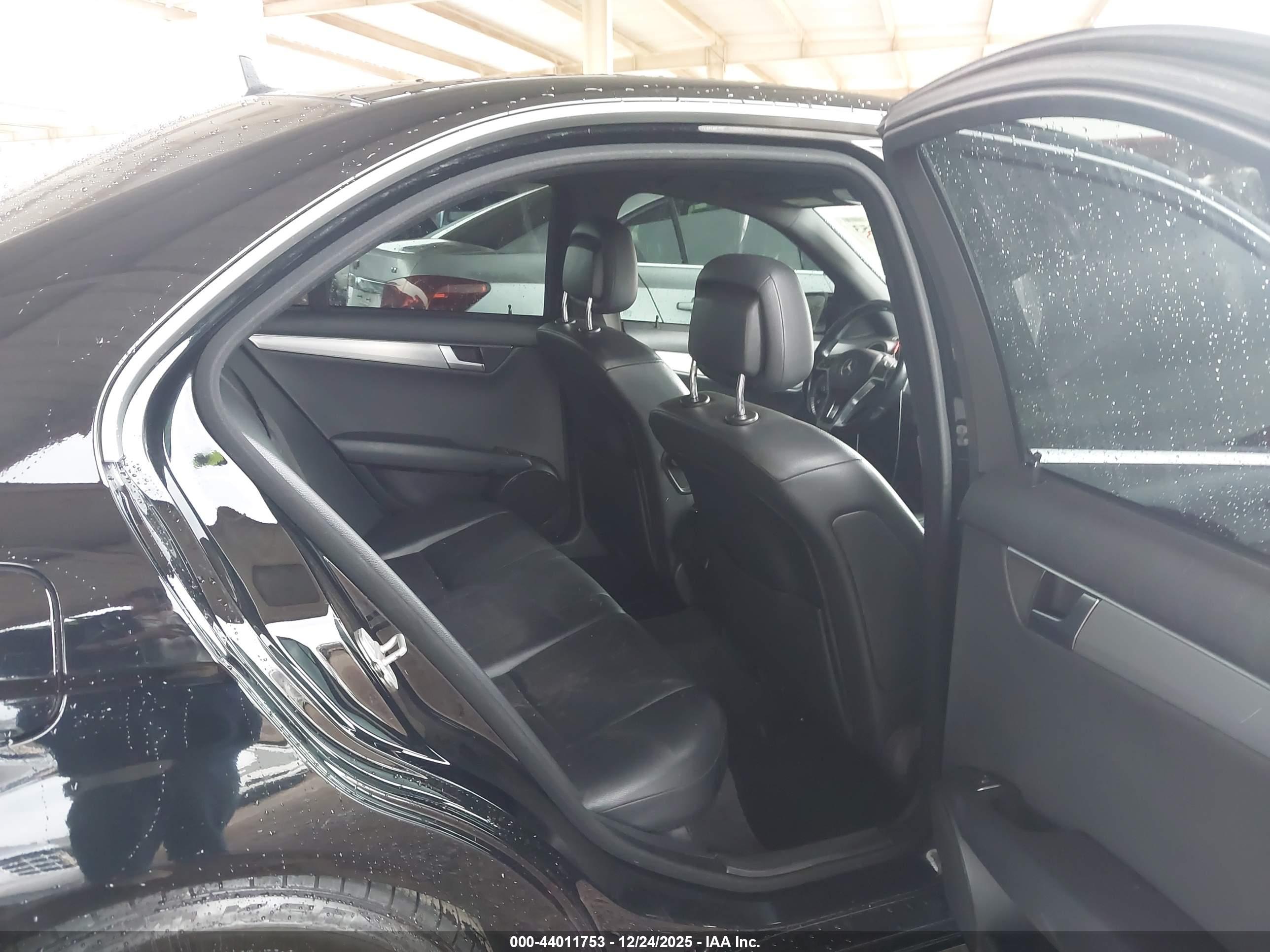 MERCEDES-BENZ C image 8