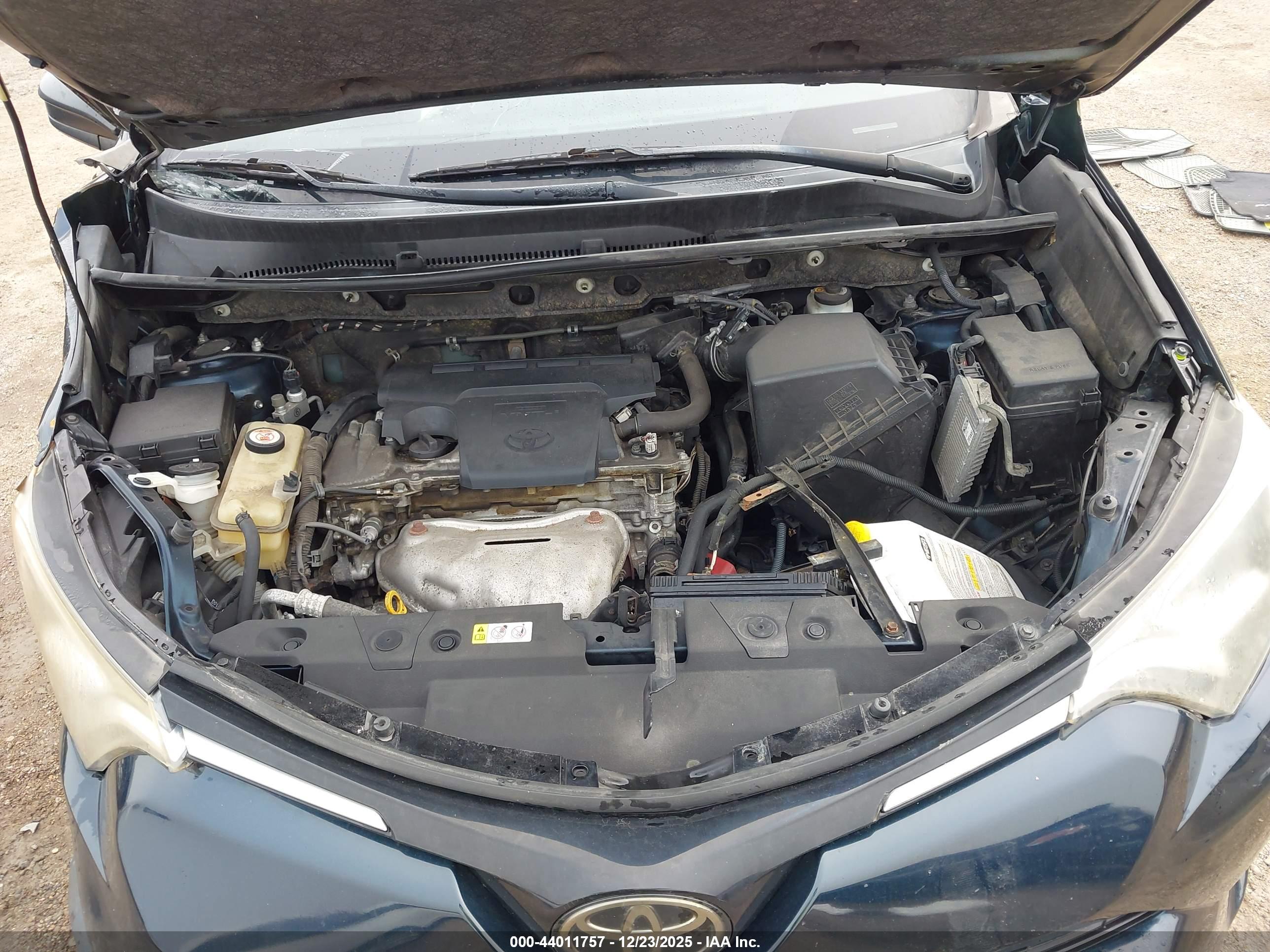 TOYOTA RAV4 image 10