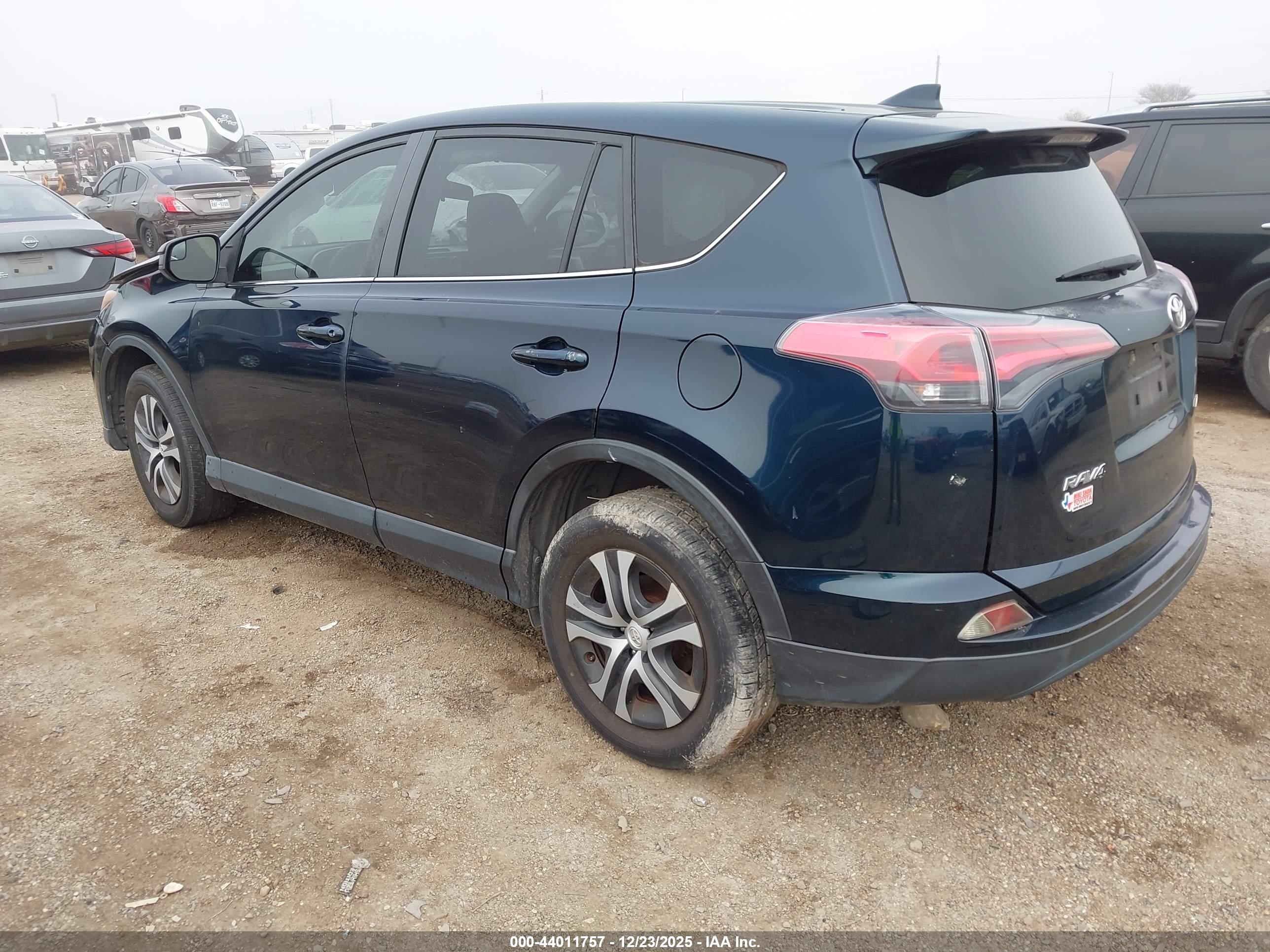 TOYOTA RAV4 image 3
