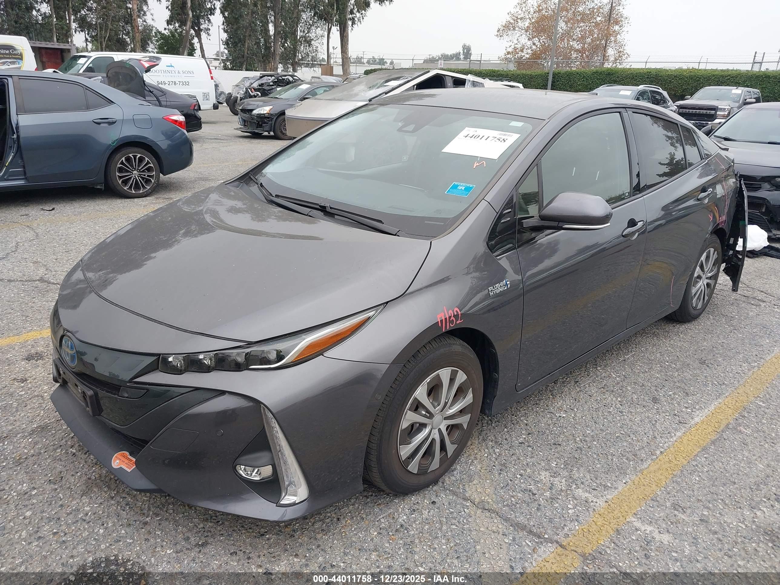 TOYOTA PRIUS image 2