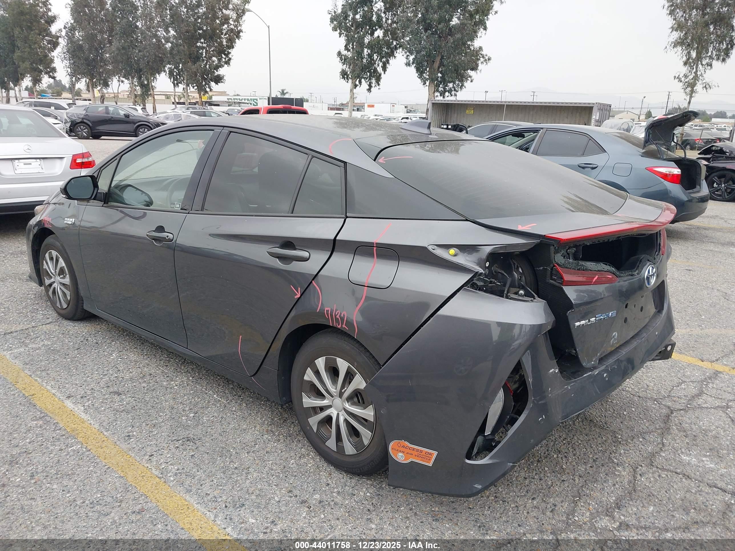 TOYOTA PRIUS image 3