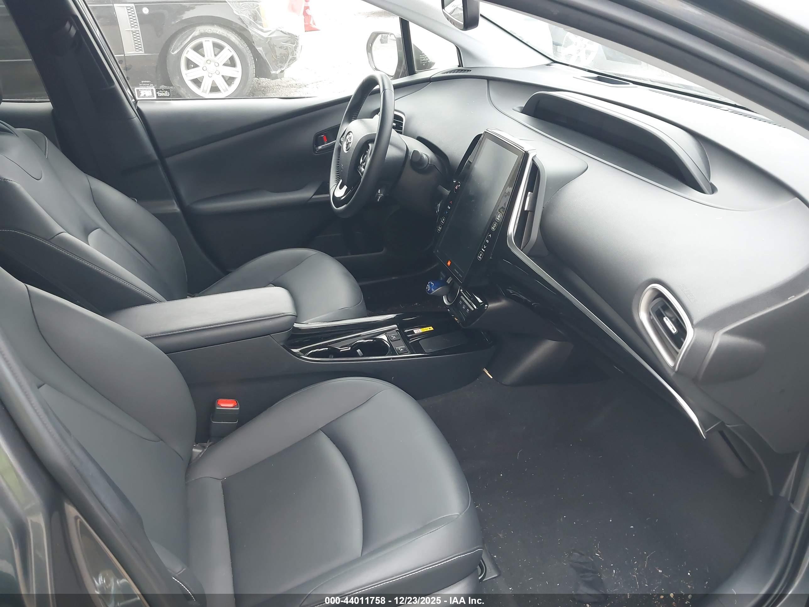 TOYOTA PRIUS image 5