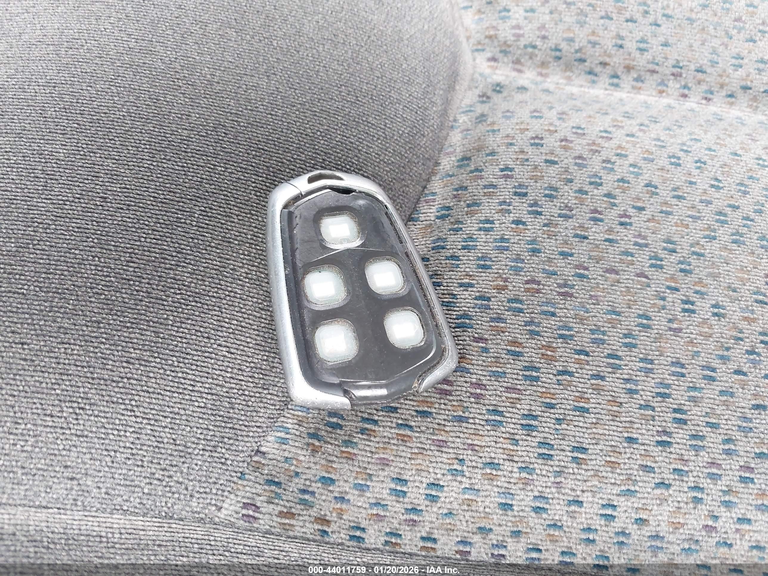 CADILLAC SRX image 11