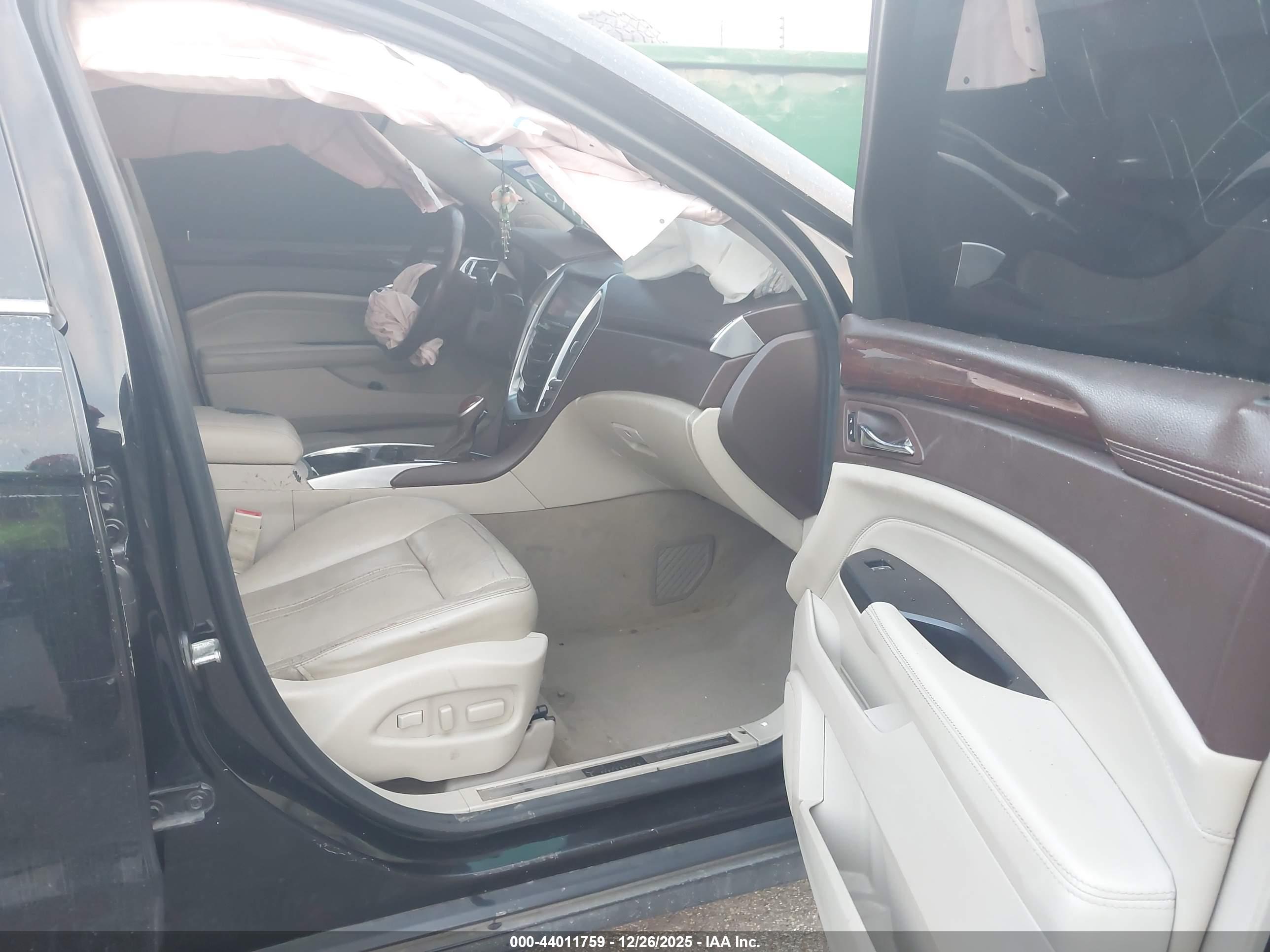CADILLAC SRX image 5