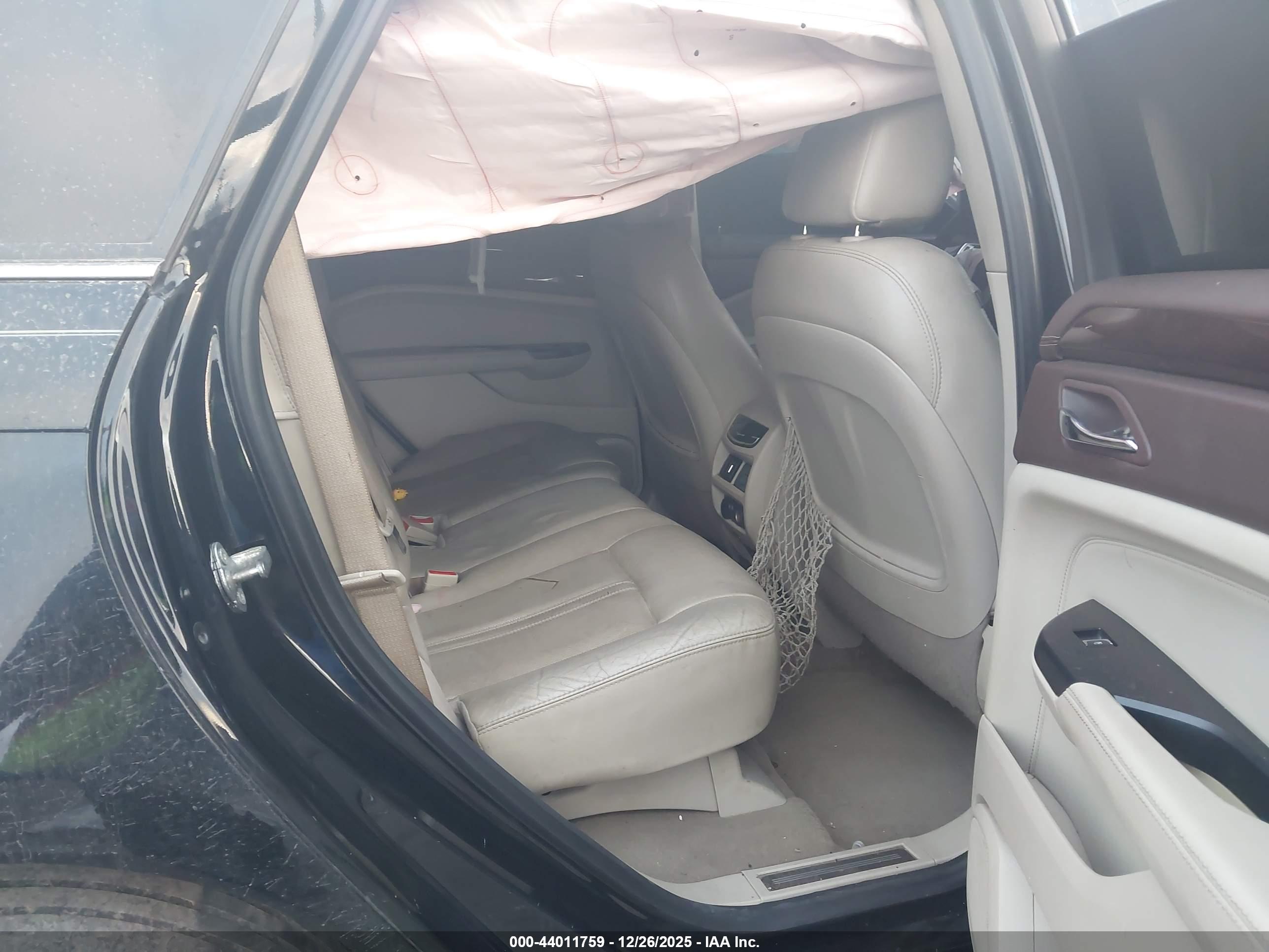 CADILLAC SRX image 8