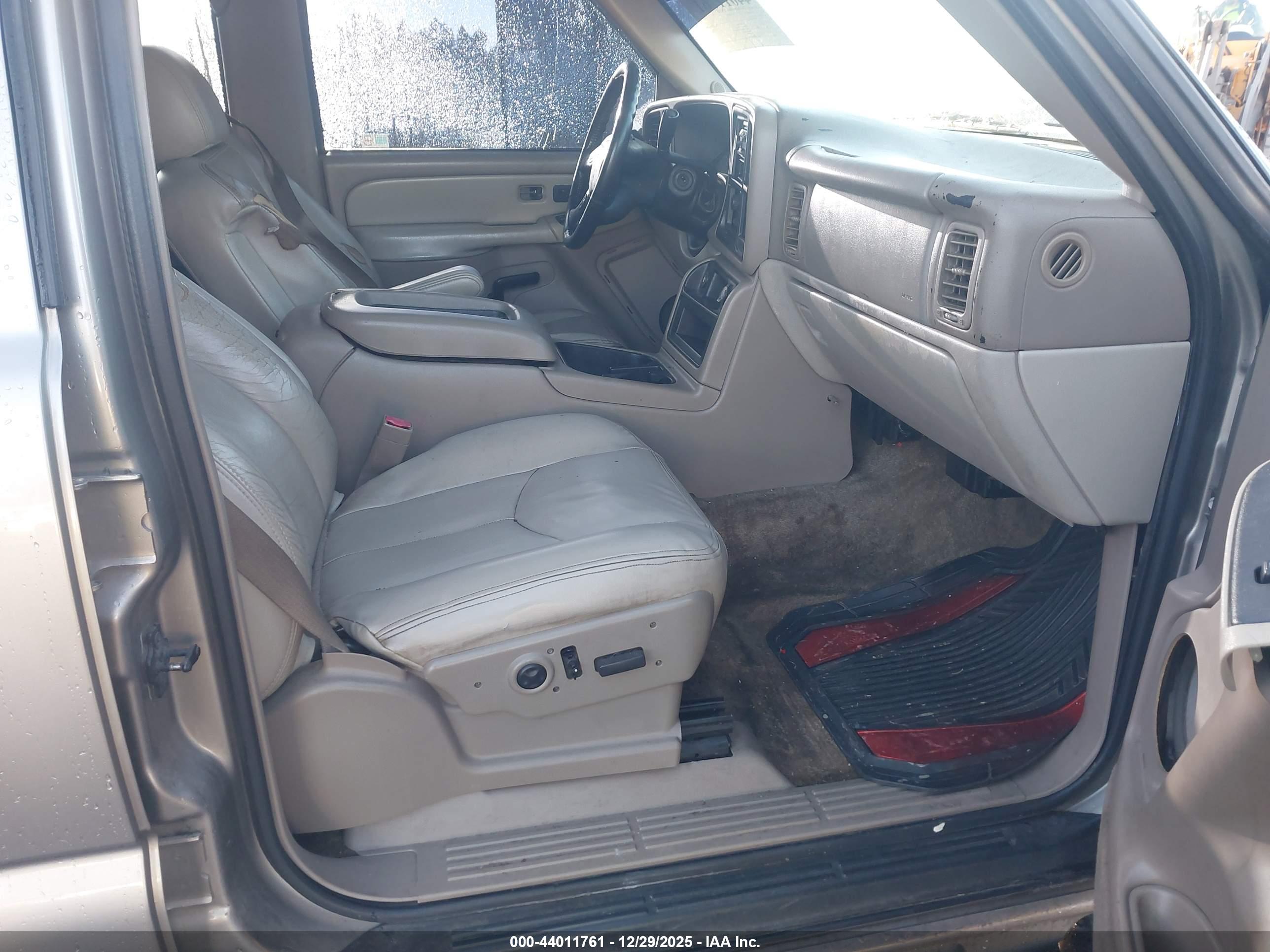 CHEVROLET TAHOE image 5