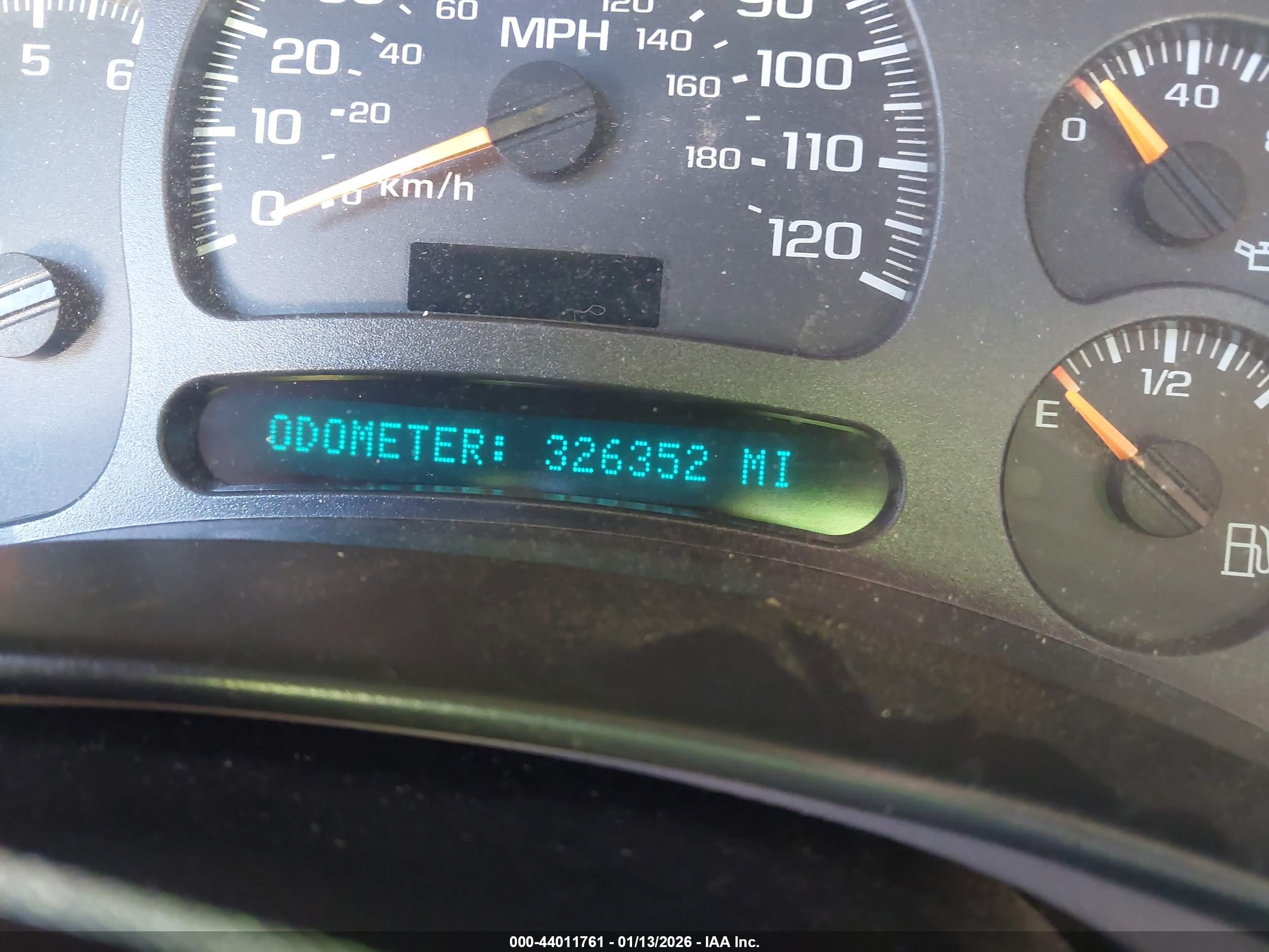 CHEVROLET TAHOE image 7