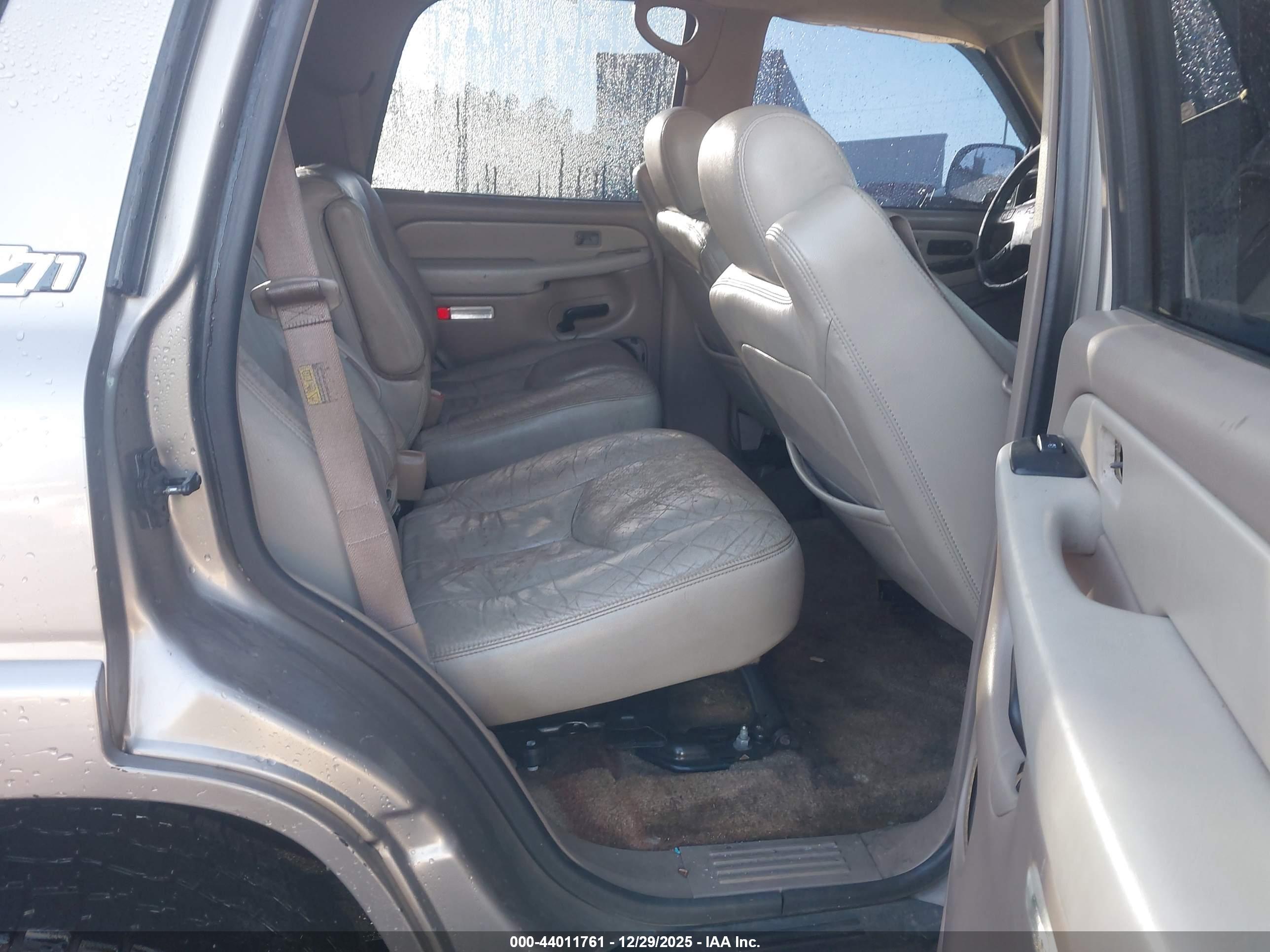 CHEVROLET TAHOE image 8