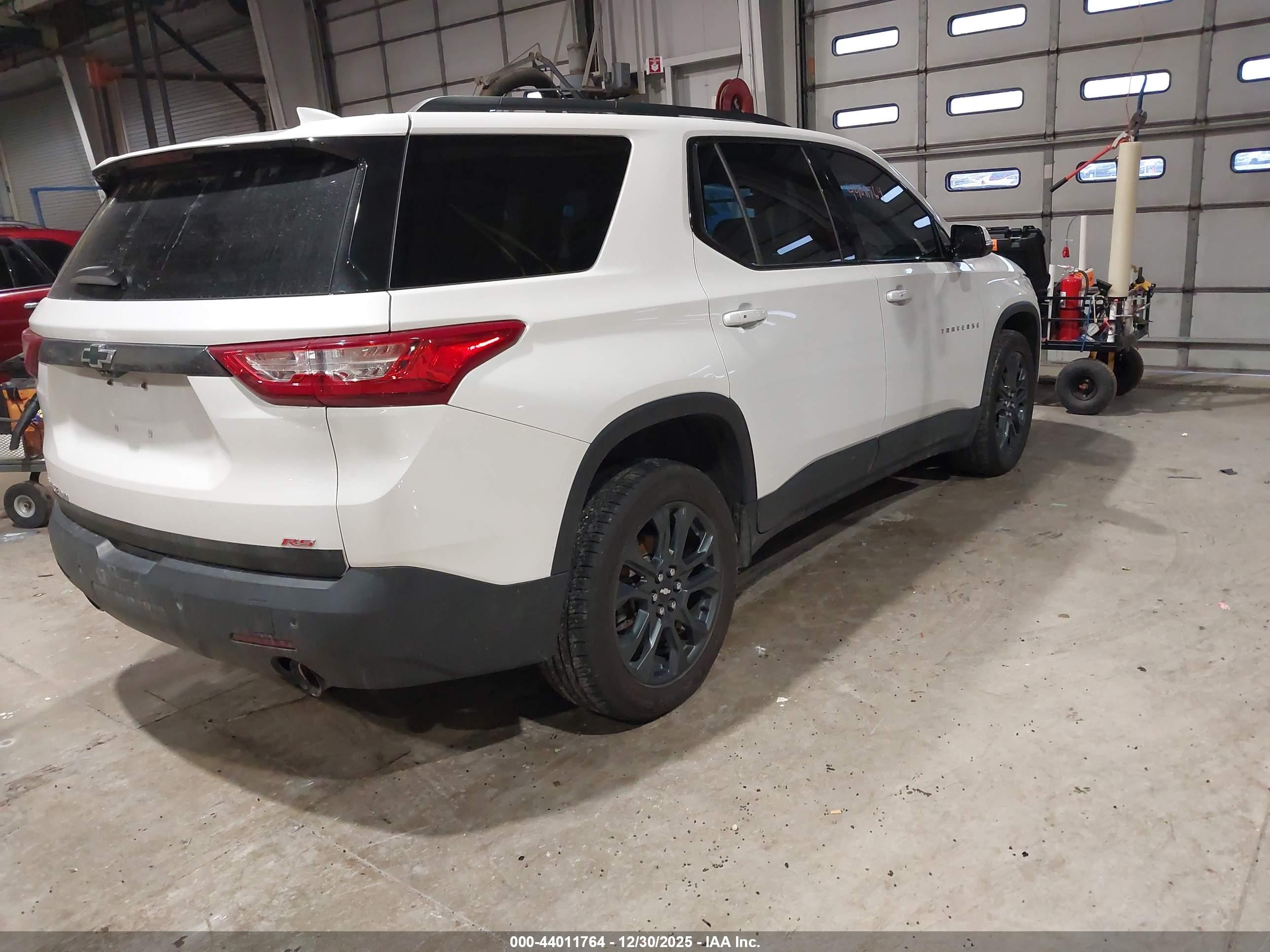 CHEVROLET TRAVERSE image 4