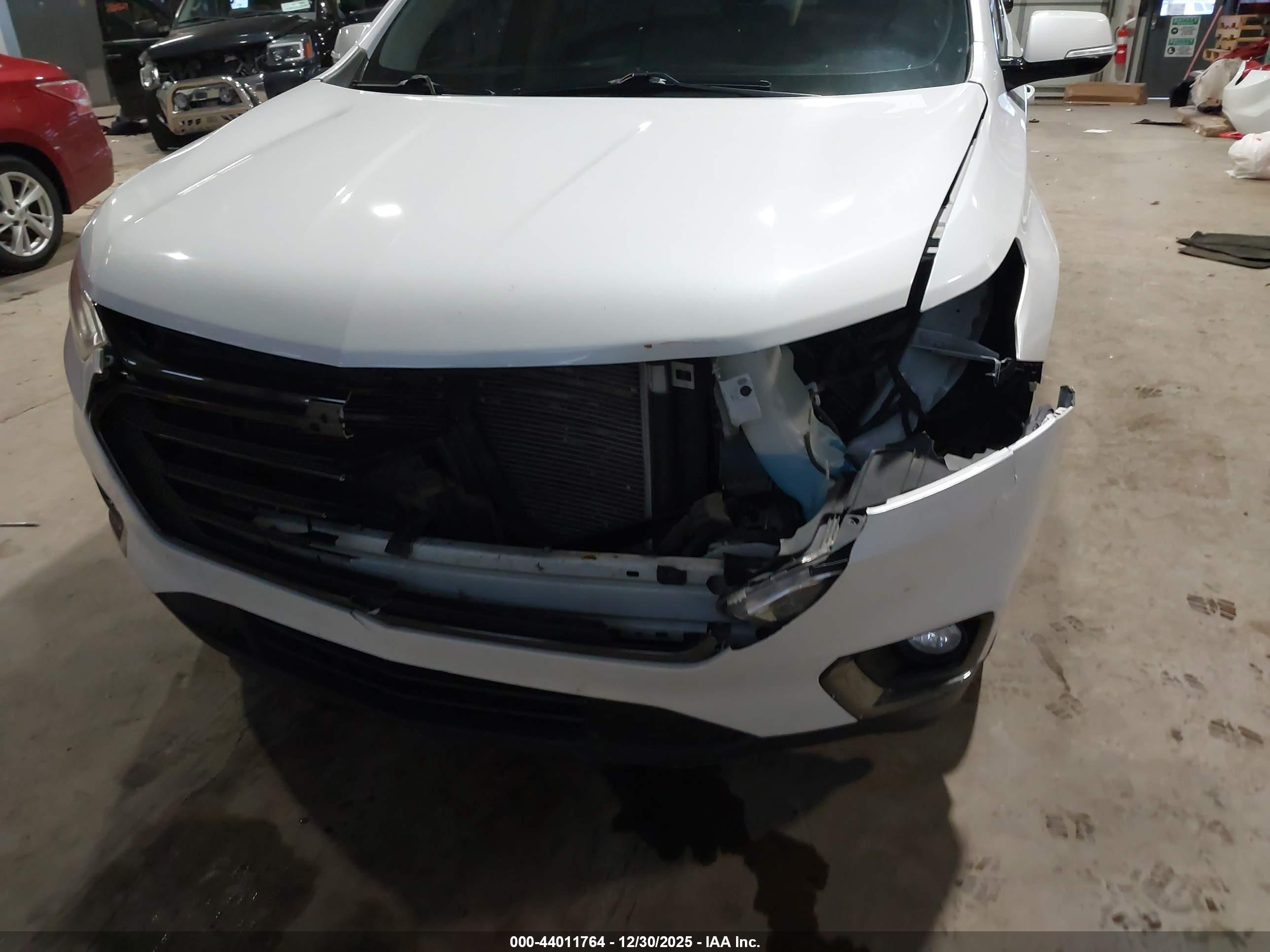 CHEVROLET TRAVERSE image 6