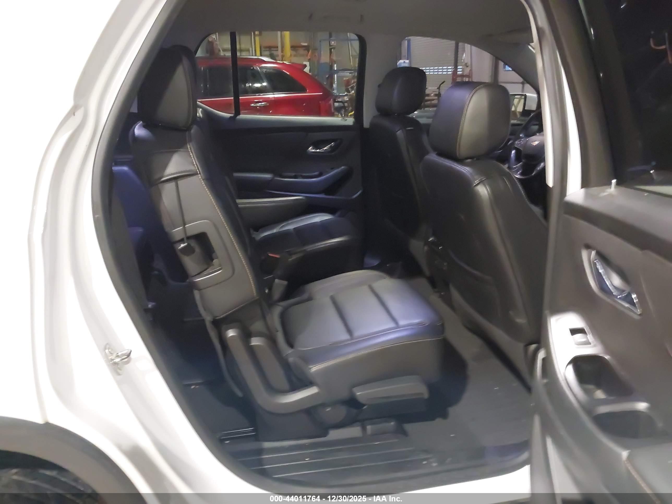 CHEVROLET TRAVERSE image 8