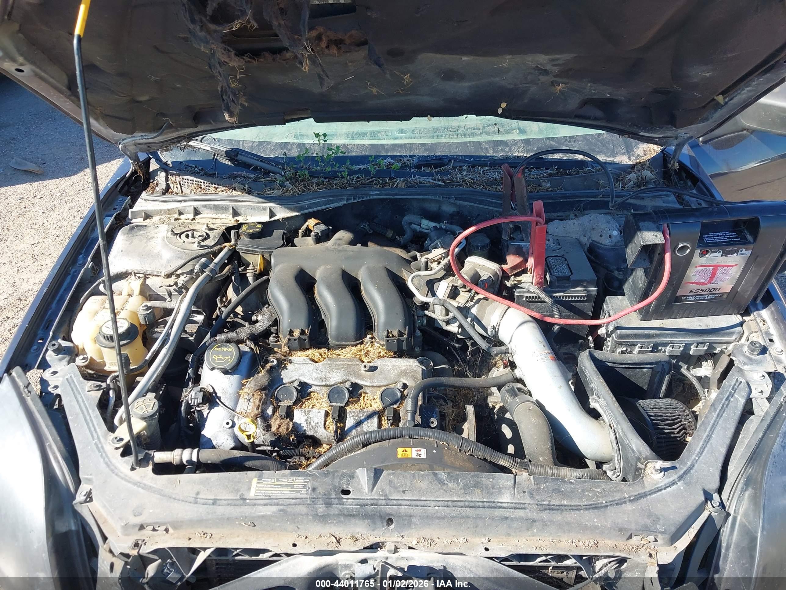 FORD FUSION image 10