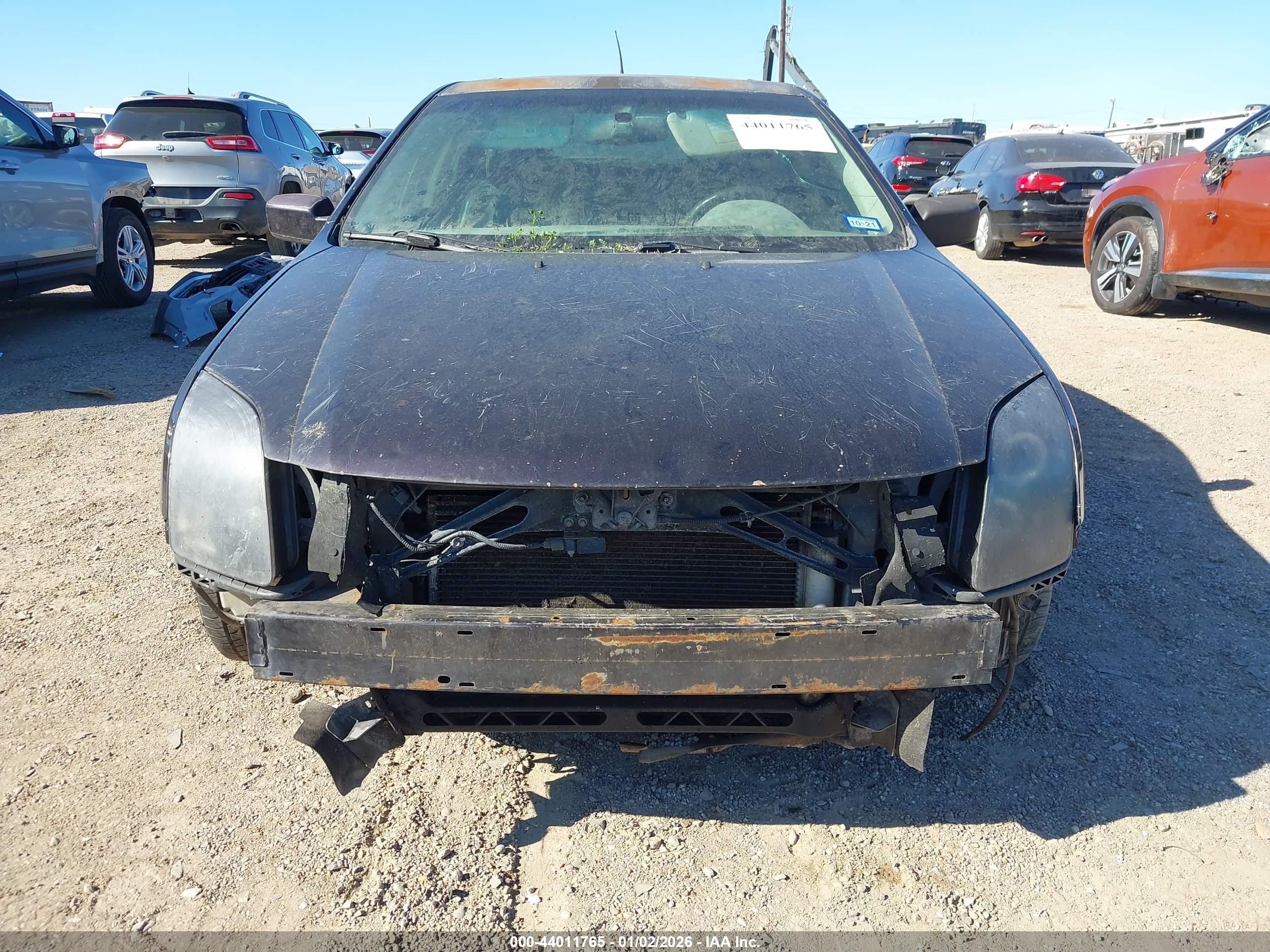 FORD FUSION image 6