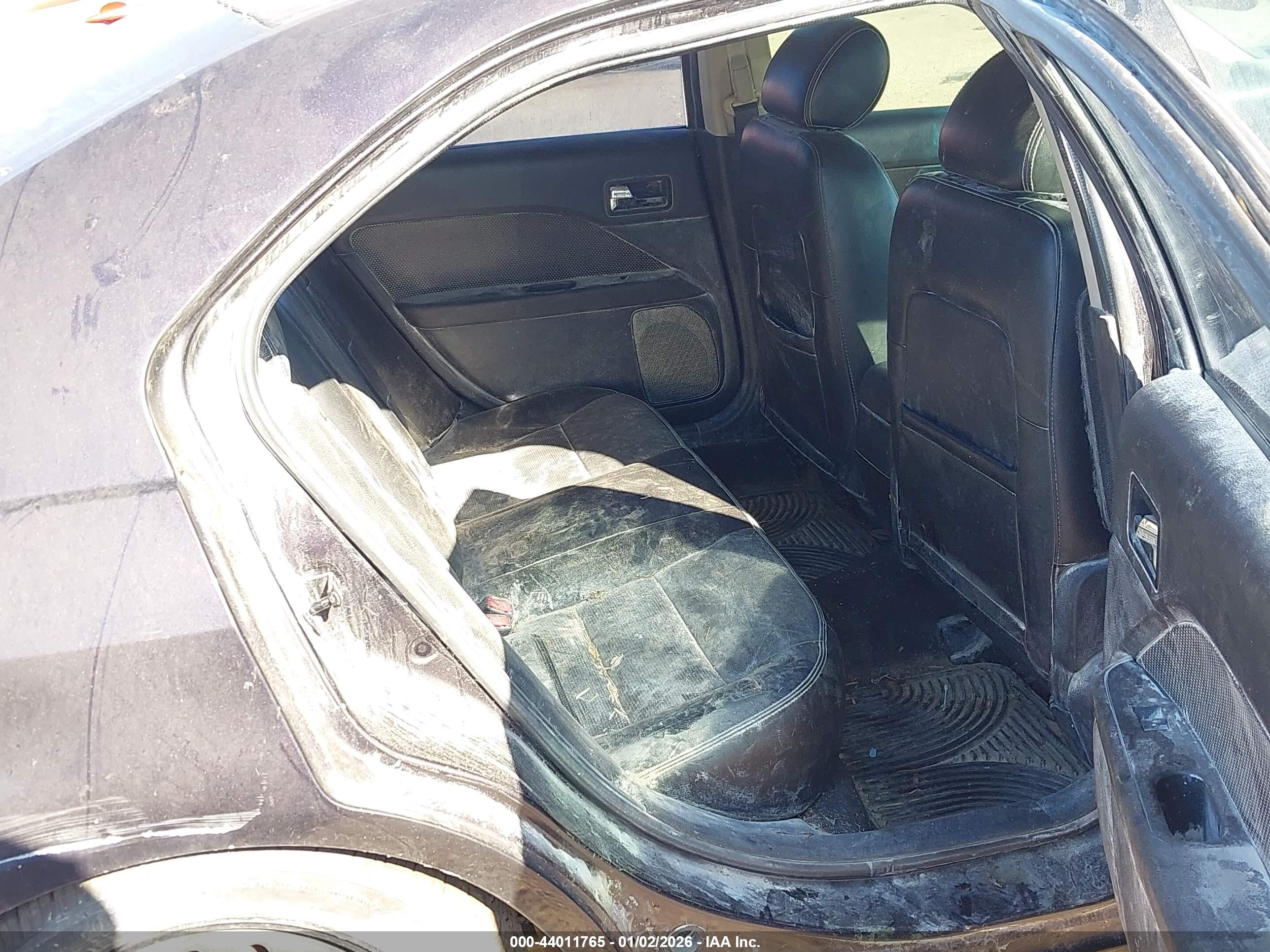 FORD FUSION image 8