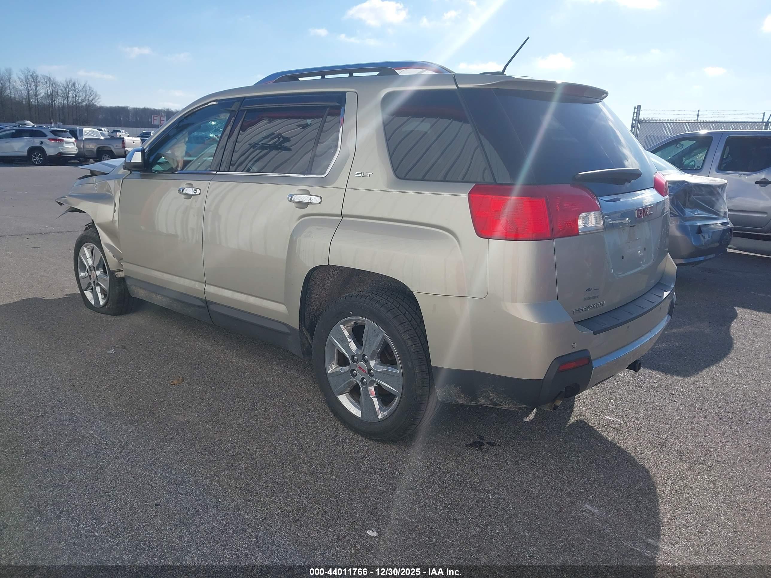GMC TERRAIN image 3