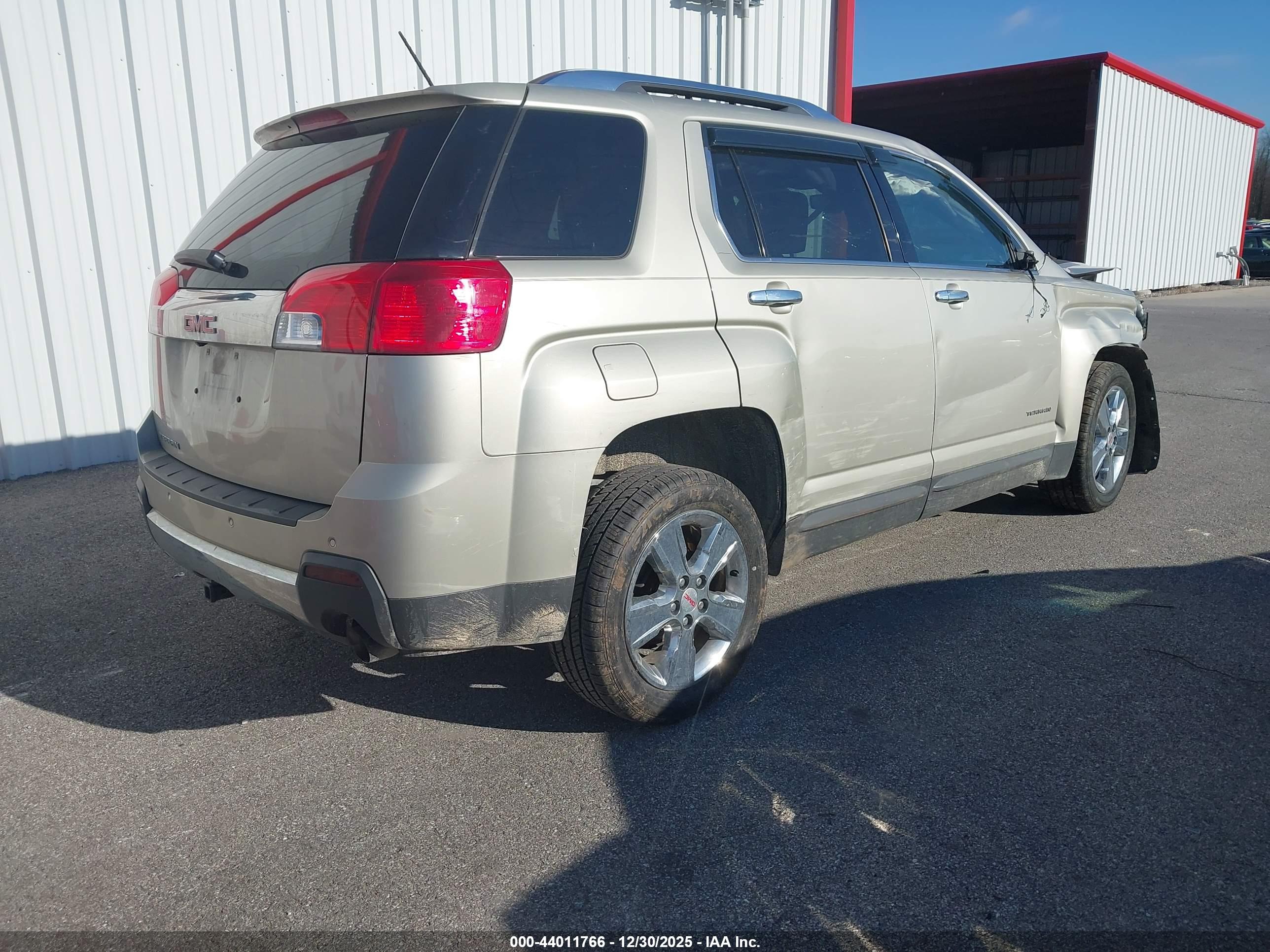 GMC TERRAIN image 4