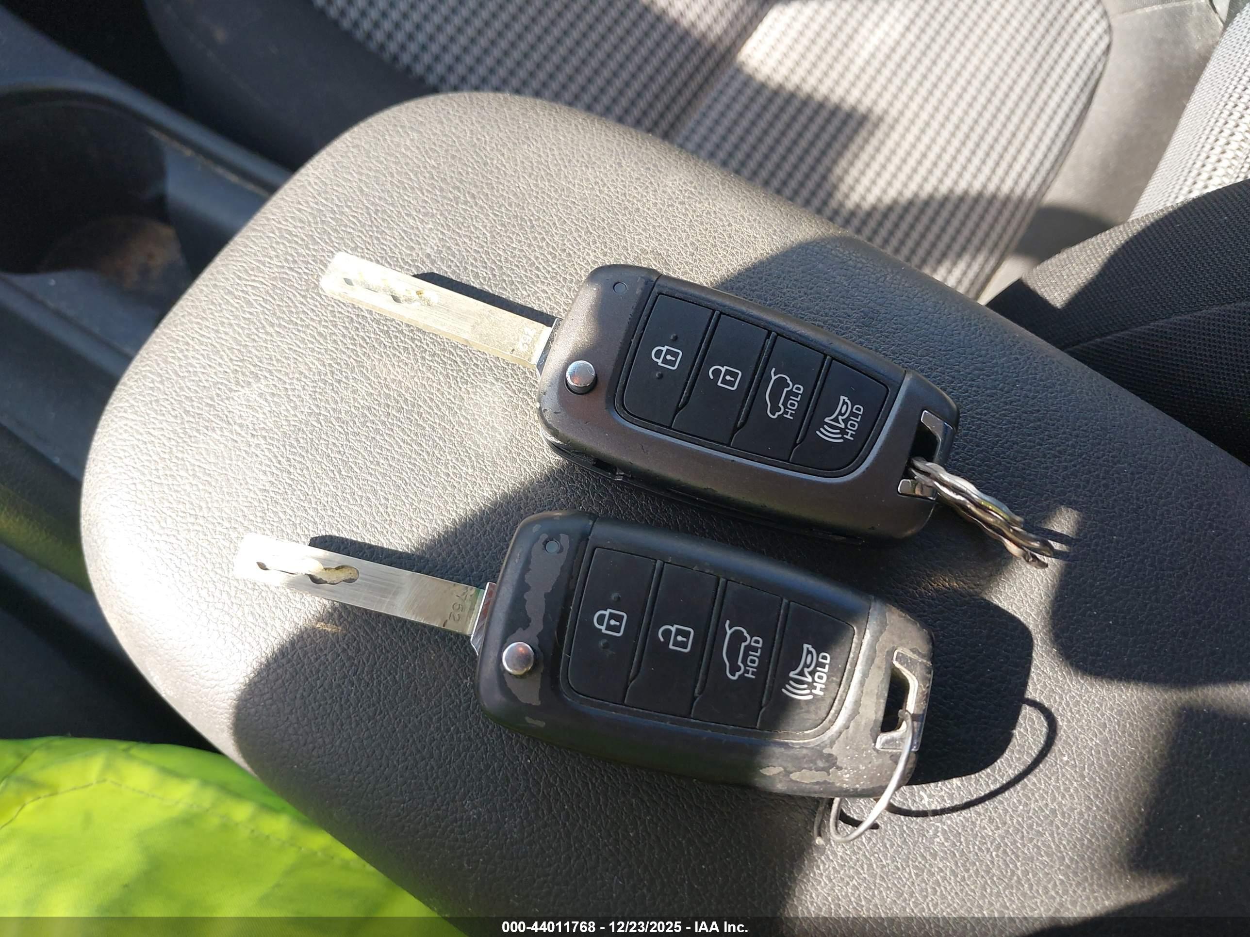 HYUNDAI KONA image 11