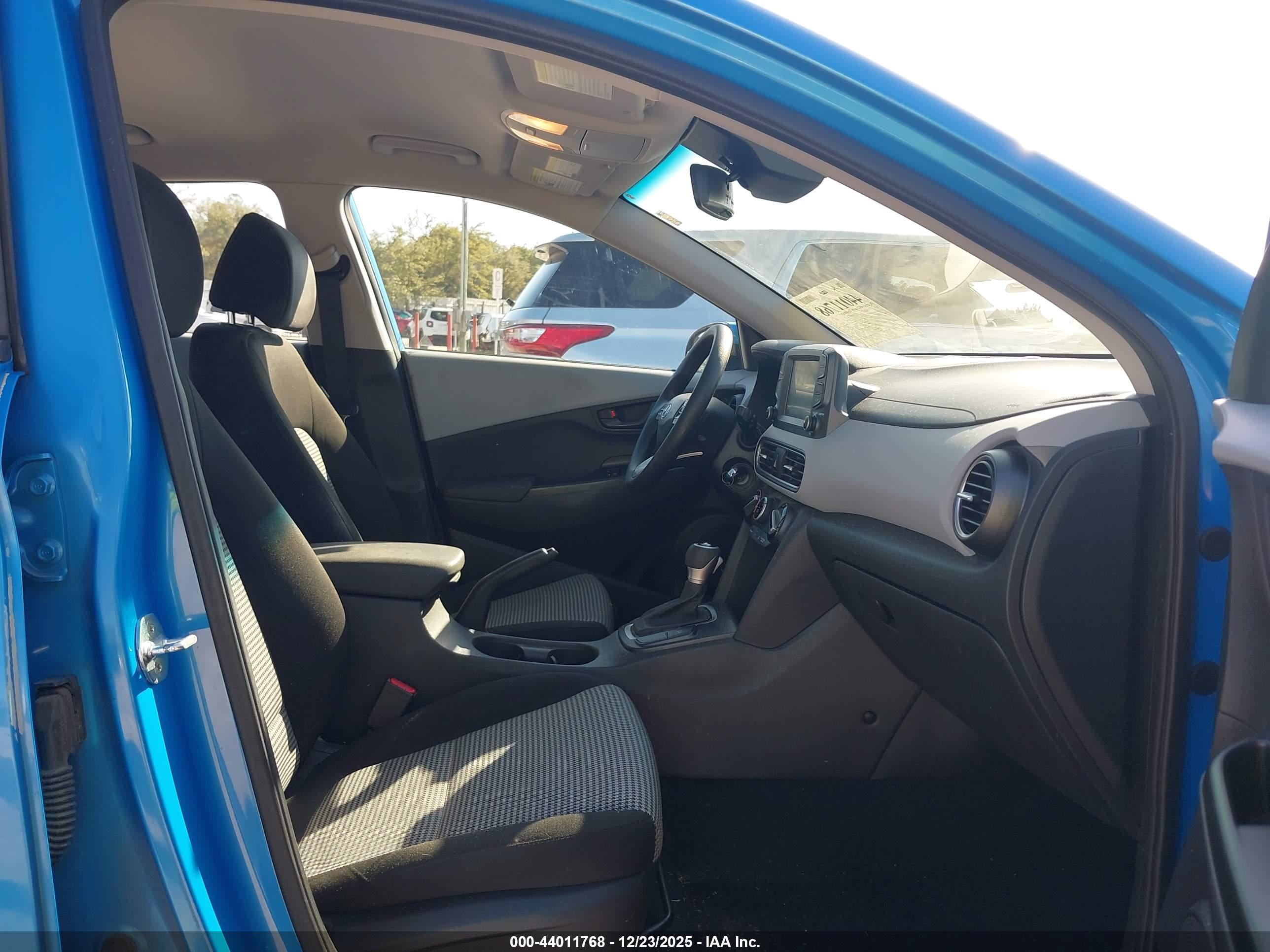 HYUNDAI KONA image 5