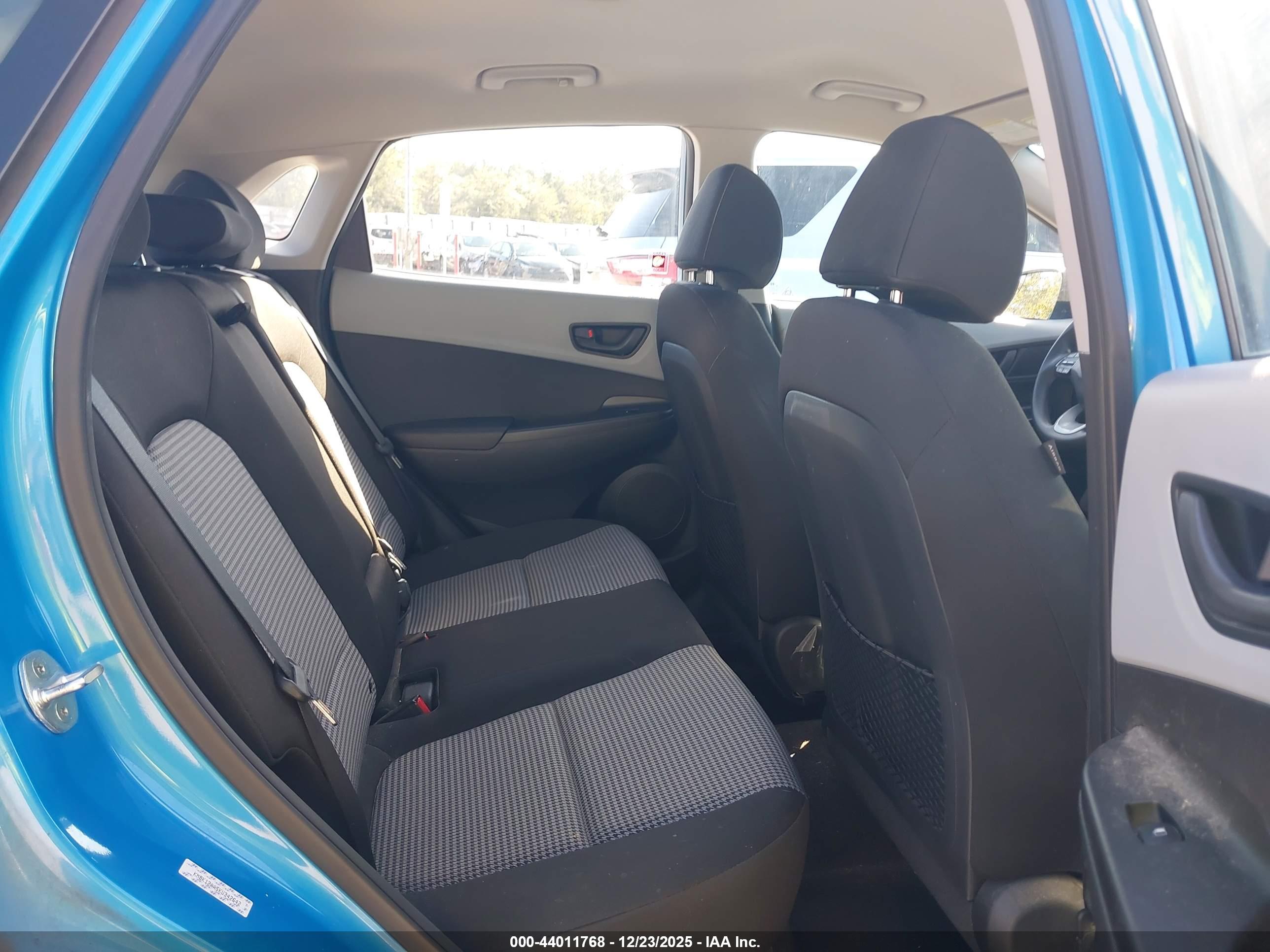 HYUNDAI KONA image 8