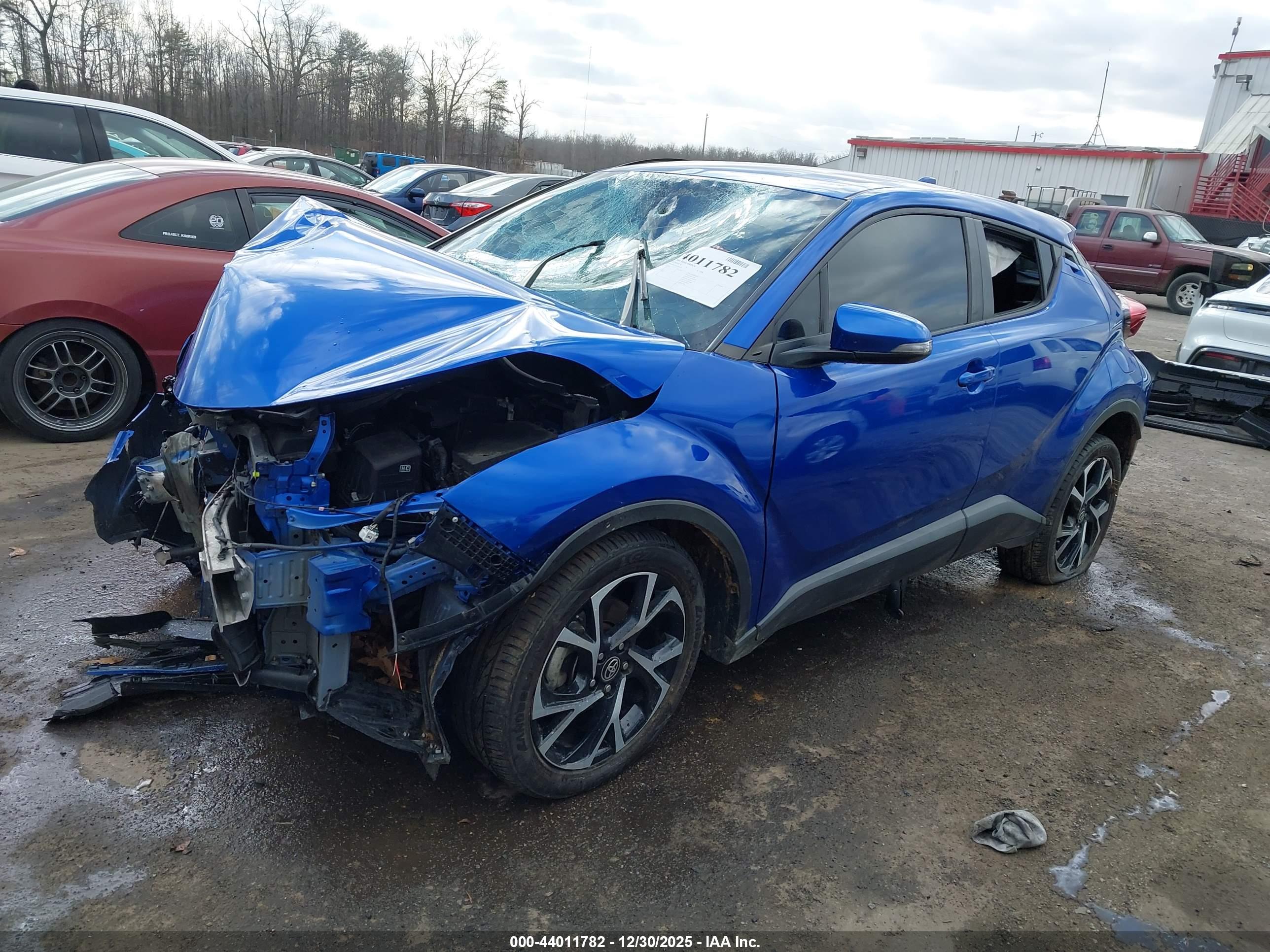 TOYOTA C-HR image 2