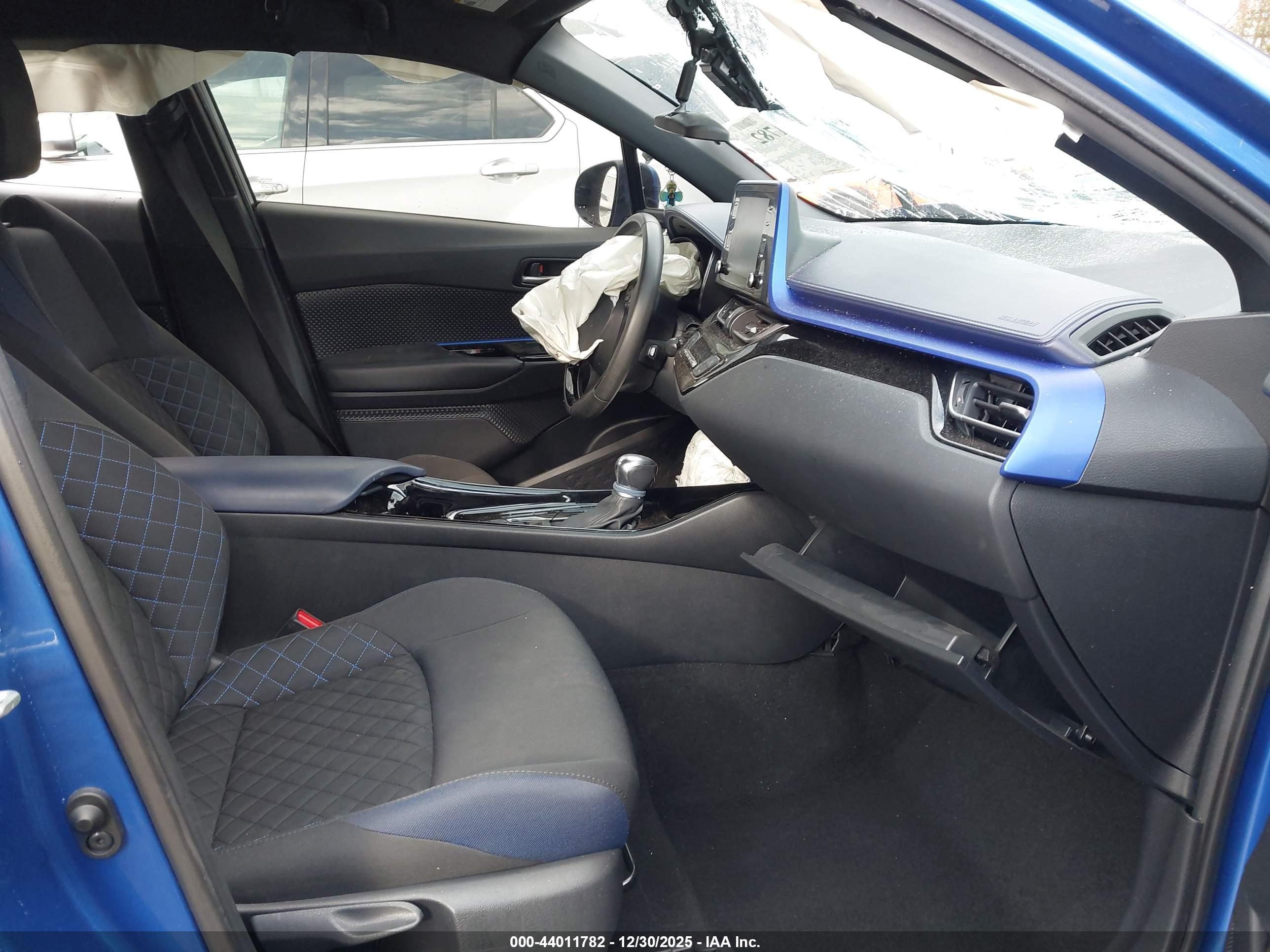 TOYOTA C-HR image 5