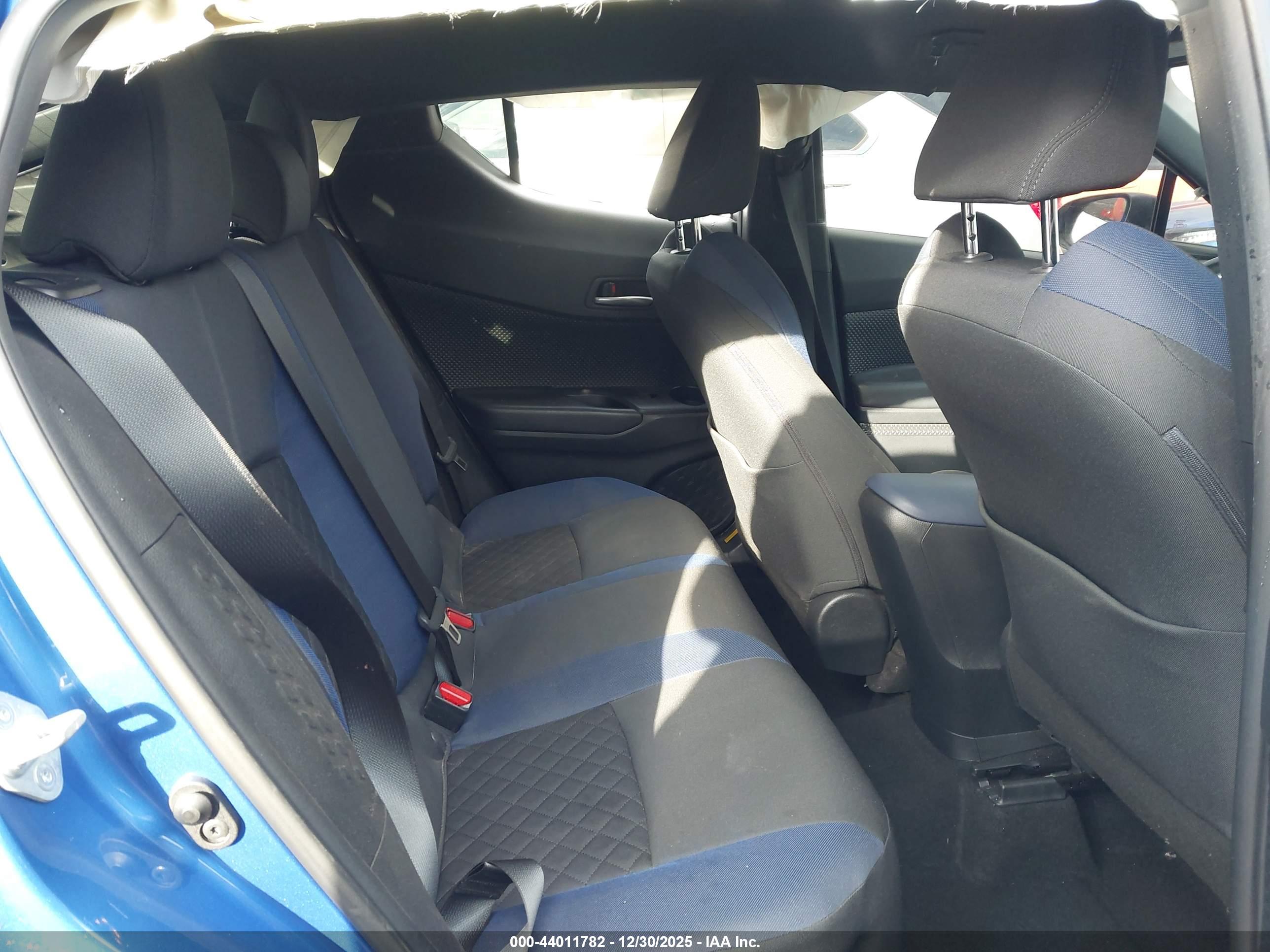 TOYOTA C-HR image 8