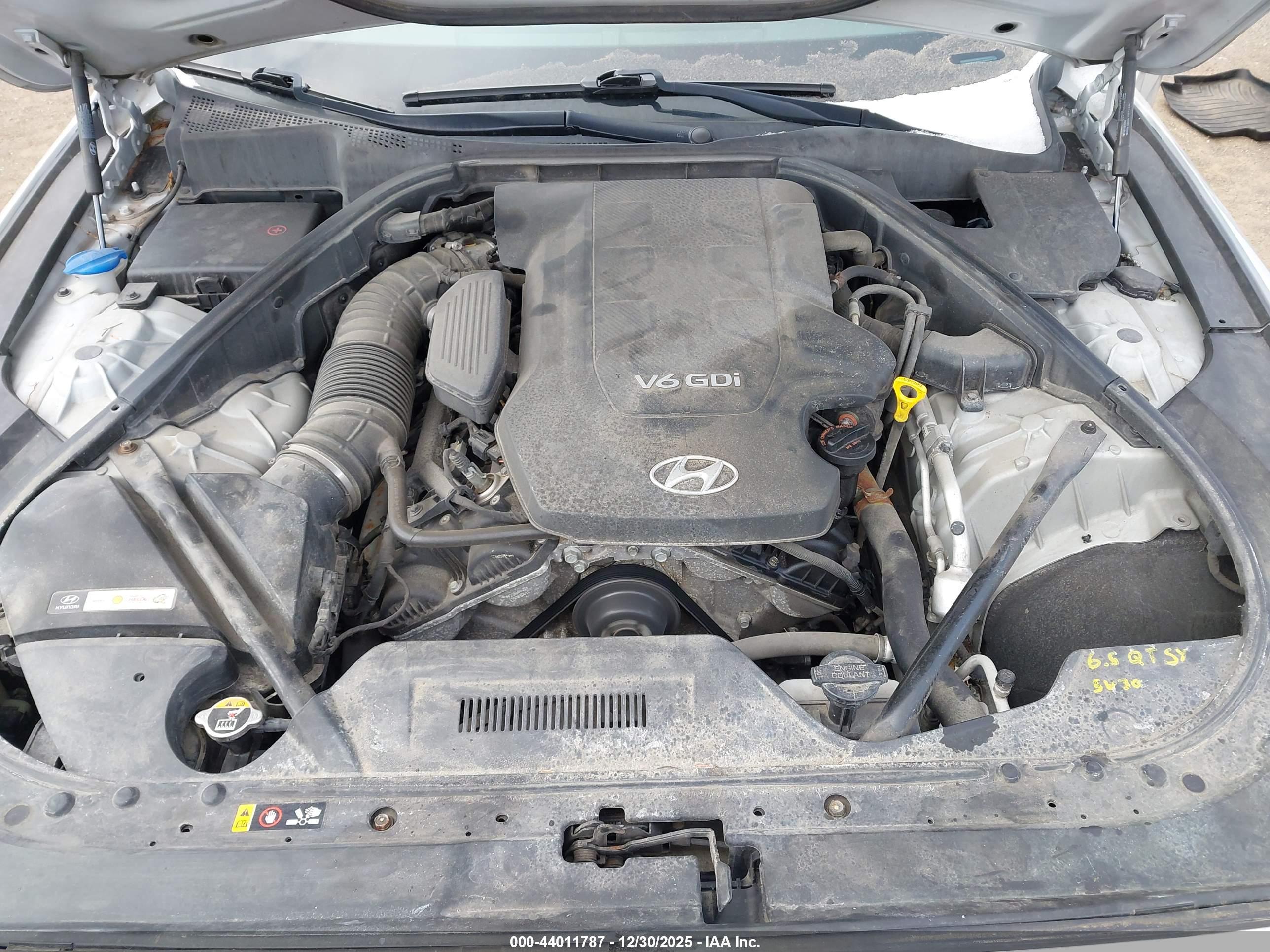 HYUNDAI GENESIS image 10