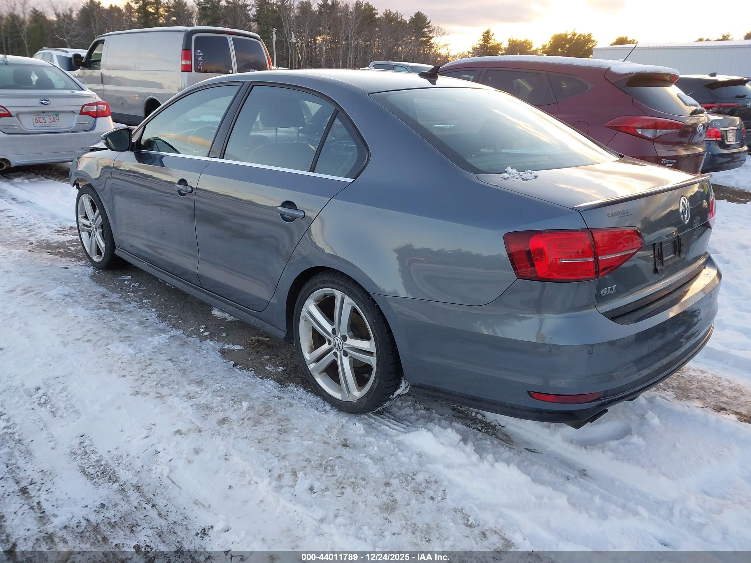 VOLKSWAGEN JETTA image 3