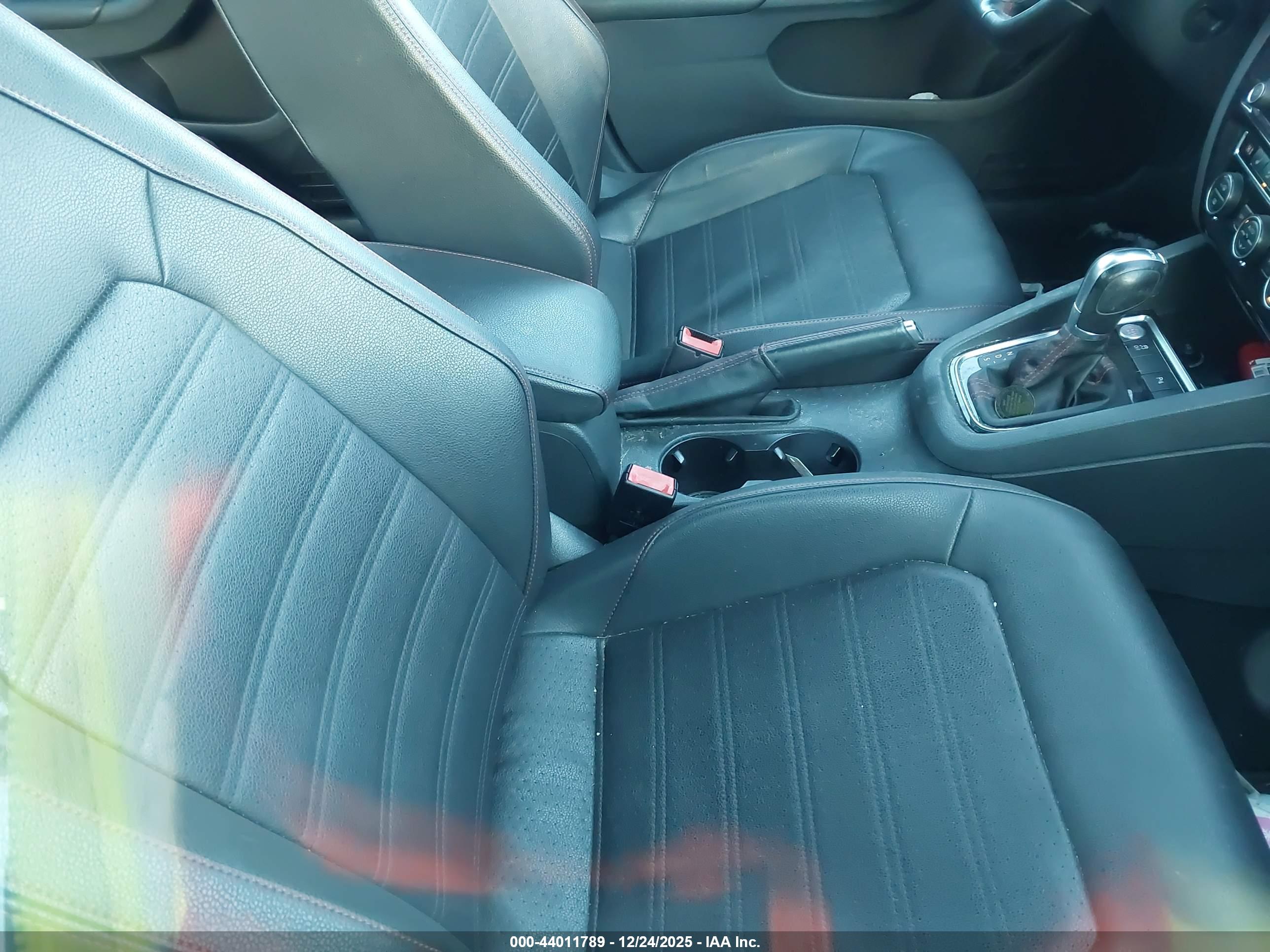 VOLKSWAGEN JETTA image 5