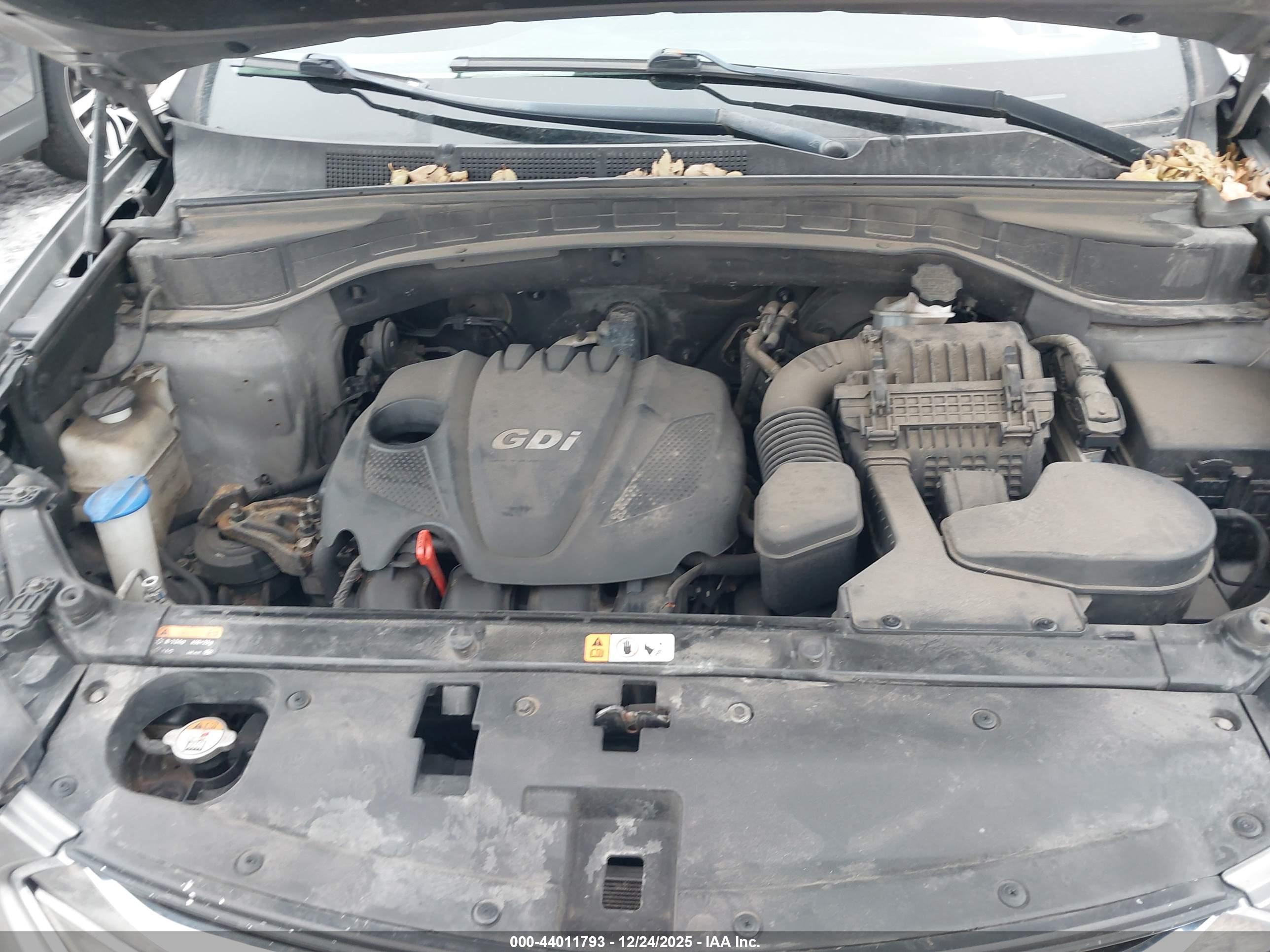 HYUNDAI SANTA image 10