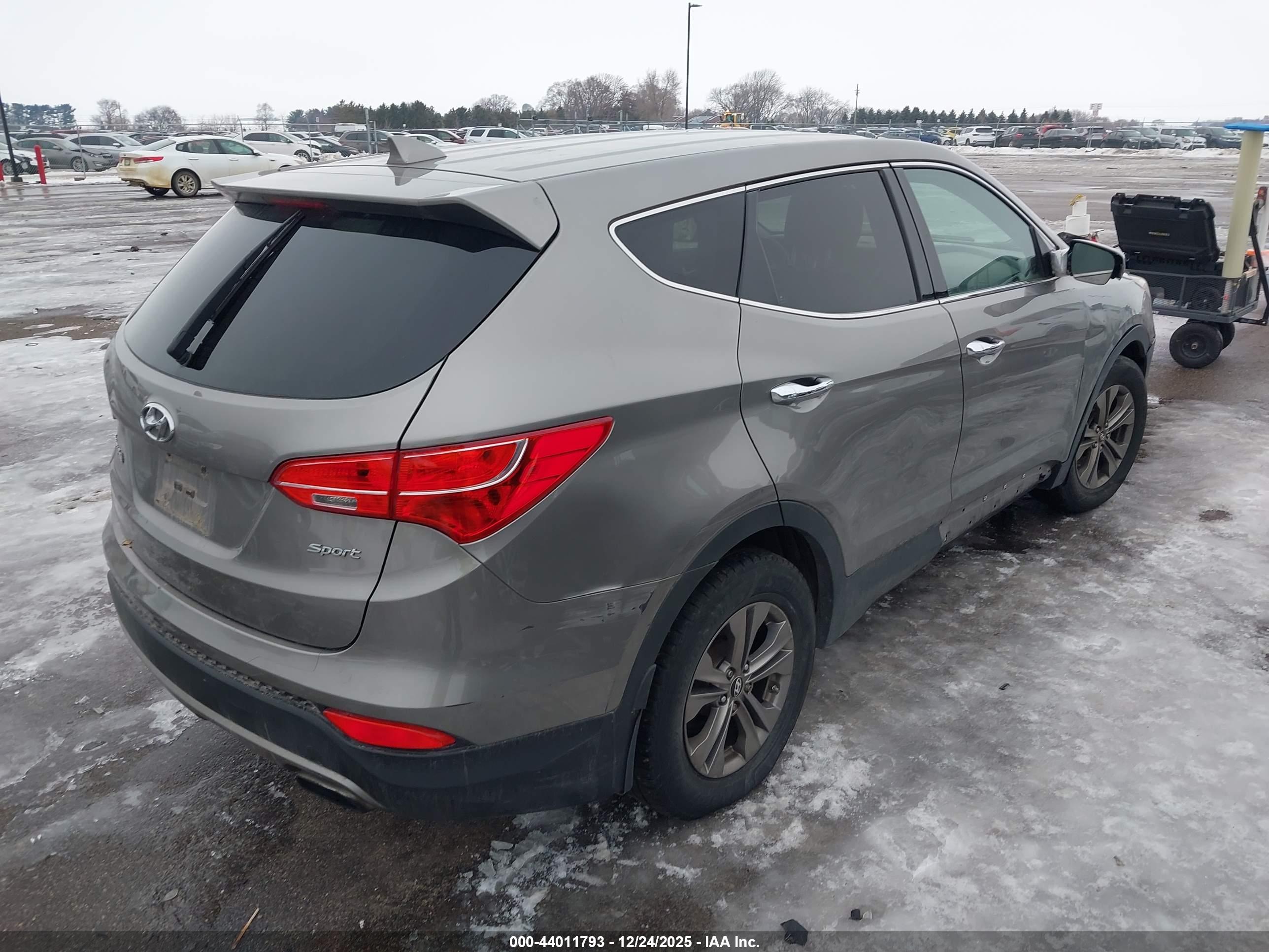 HYUNDAI SANTA image 4