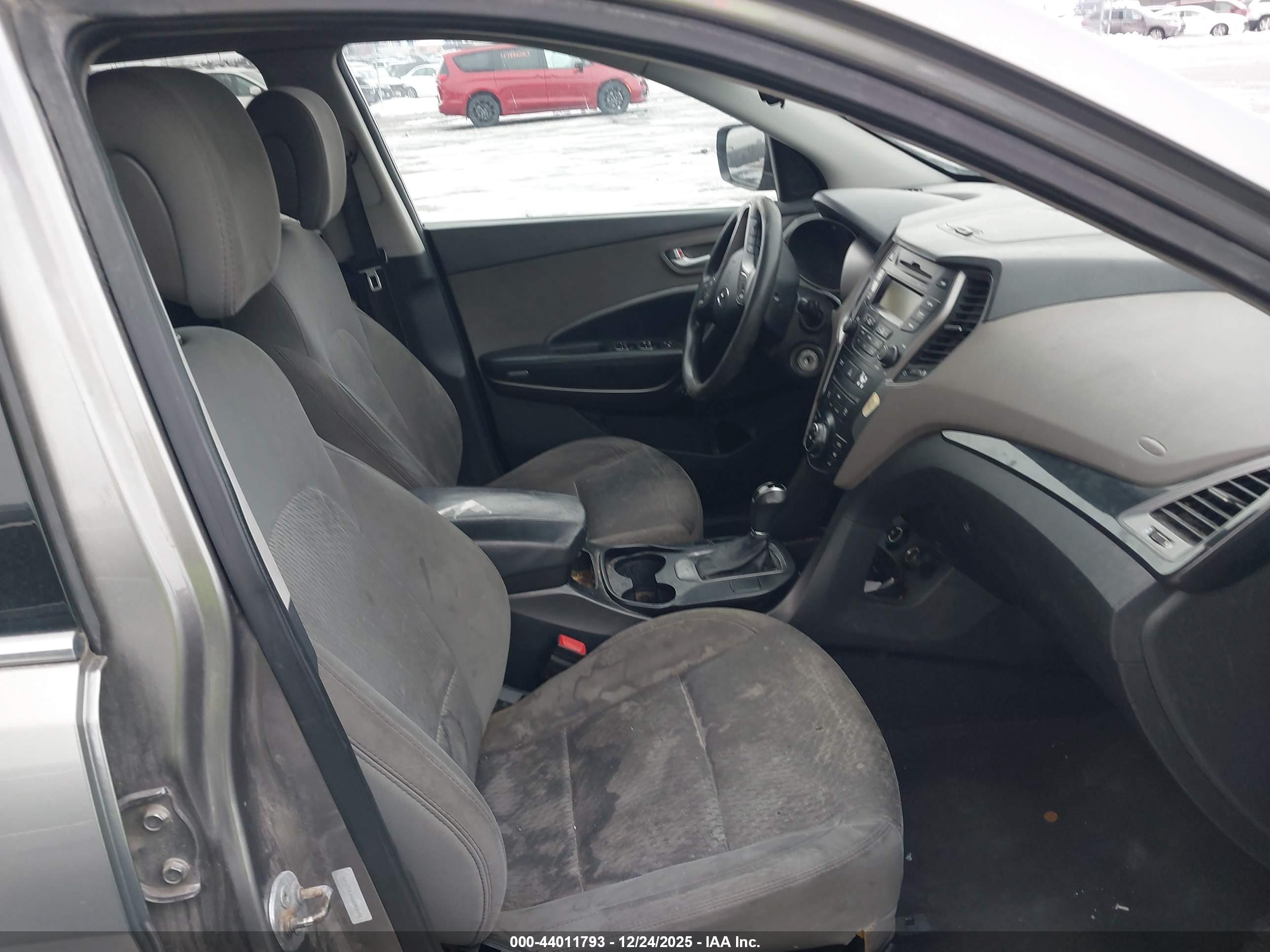 HYUNDAI SANTA image 5