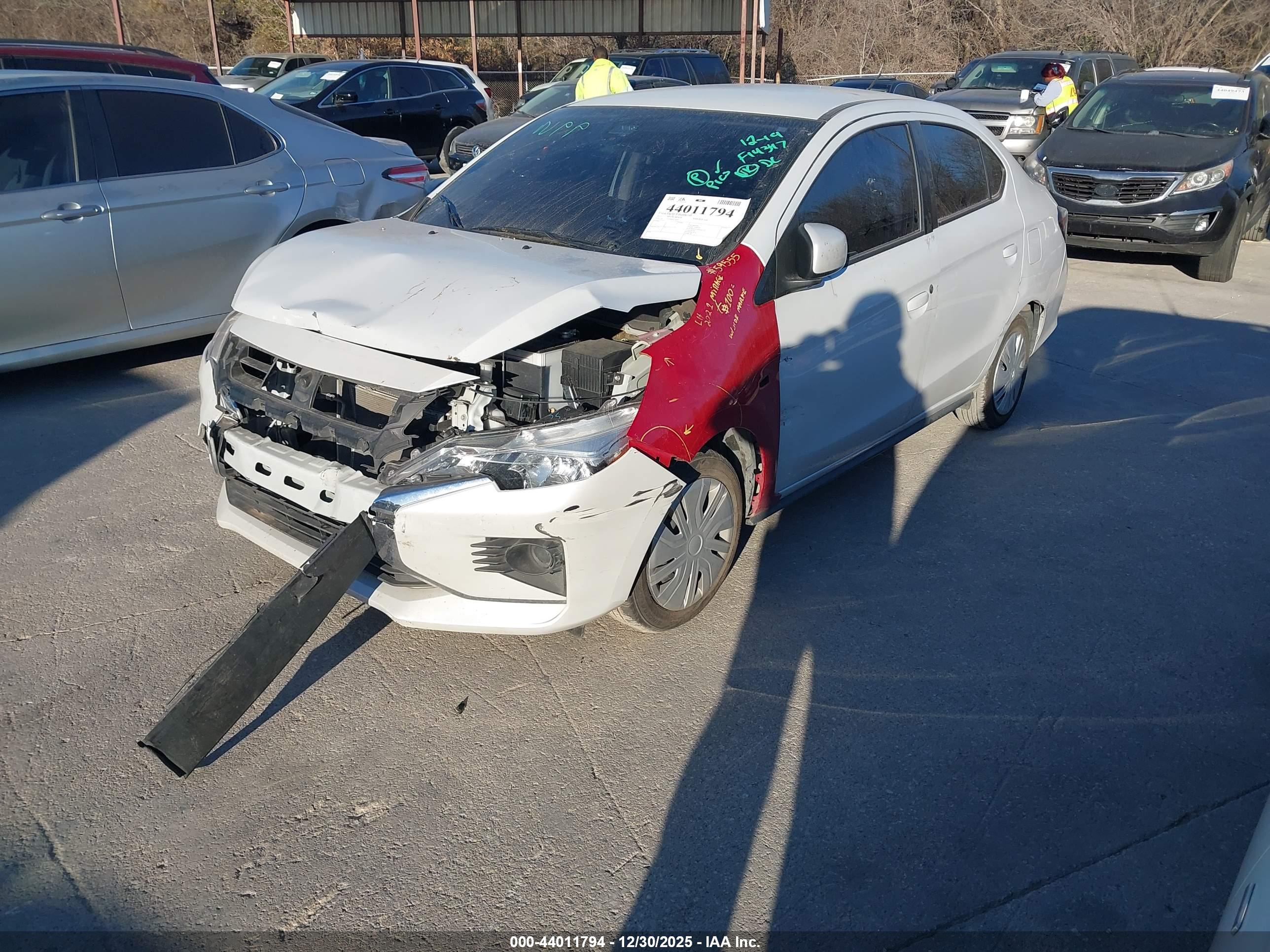 MITSUBISHI MIRAGE image 2