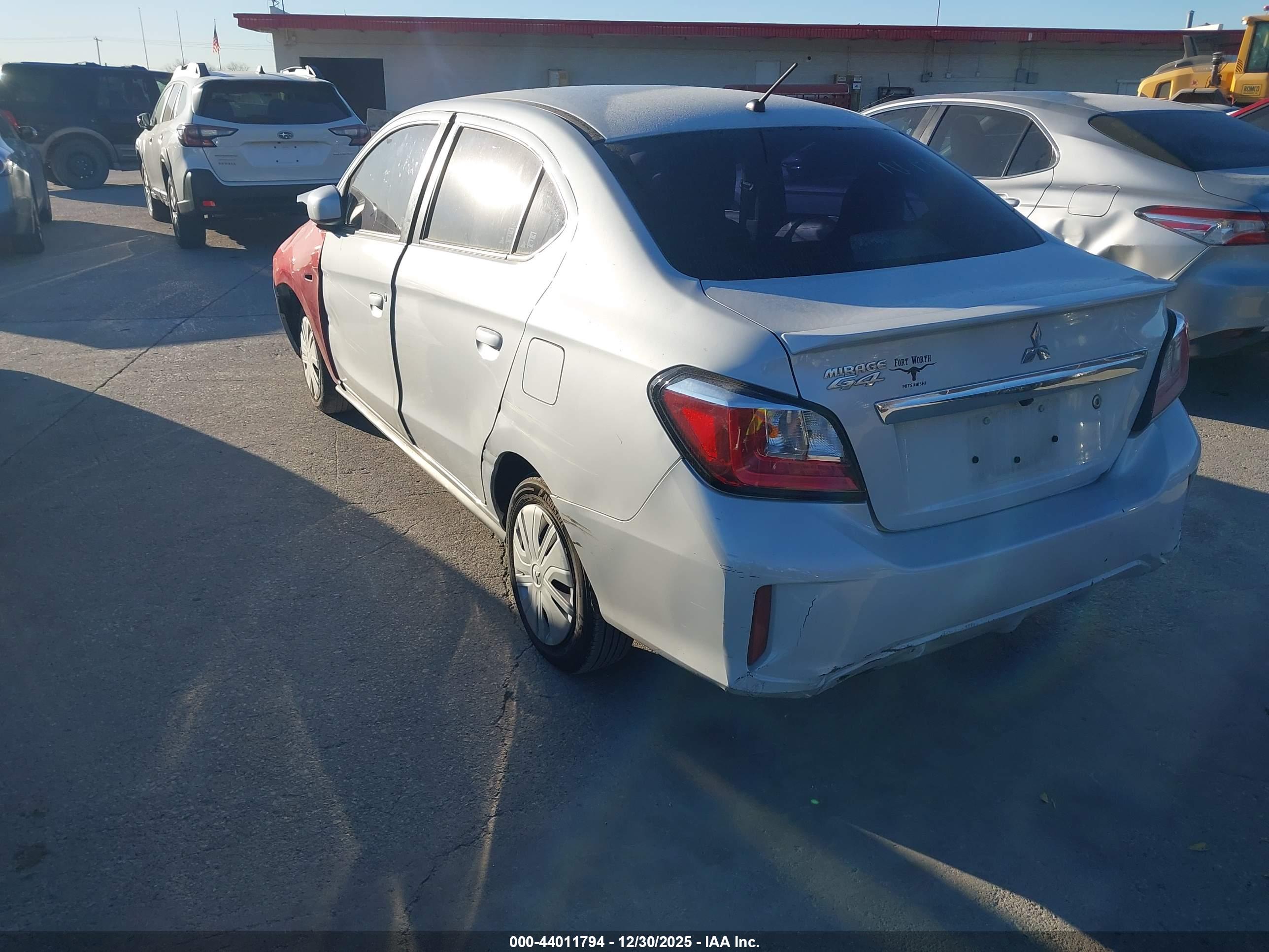 MITSUBISHI MIRAGE image 3