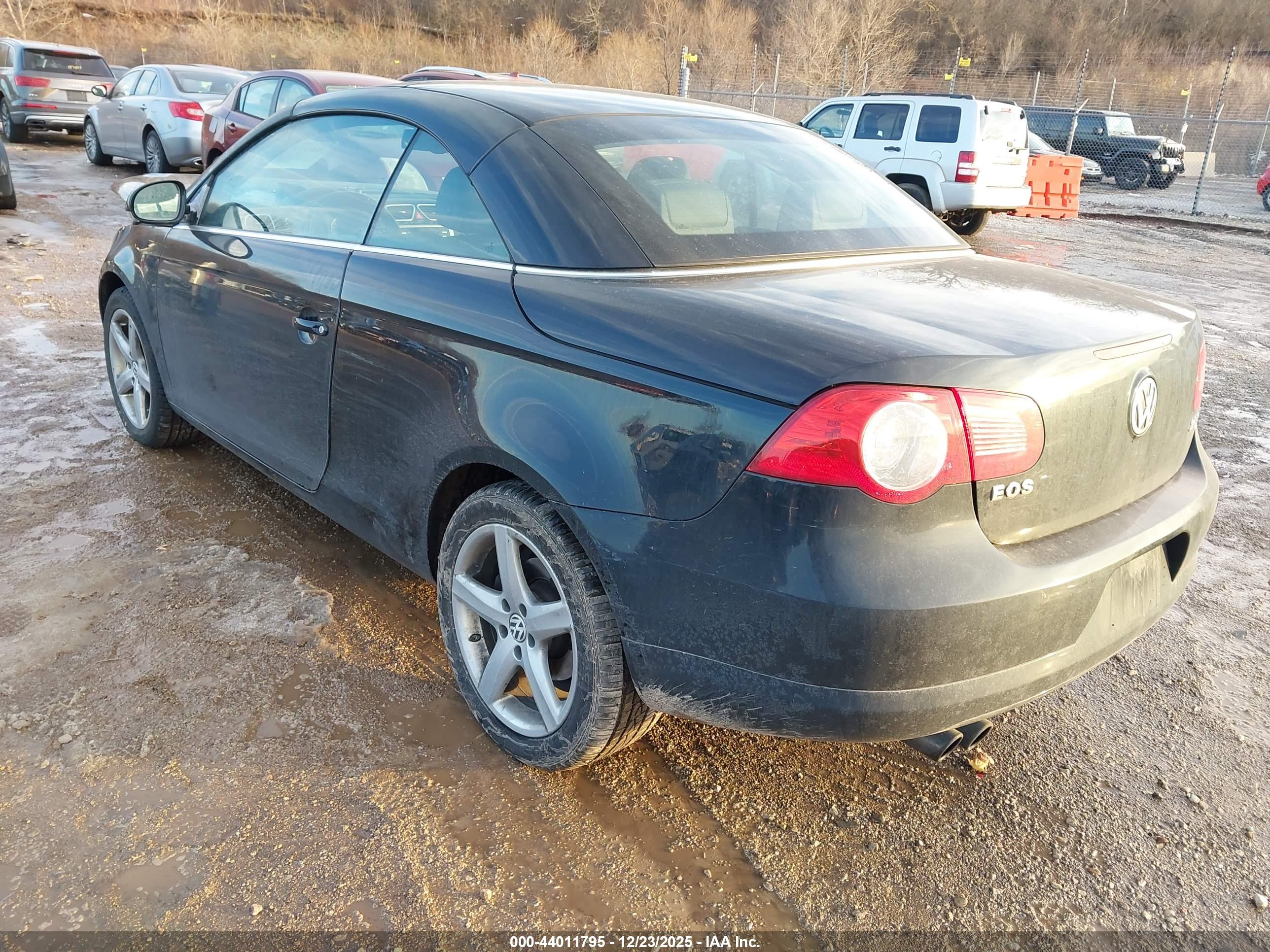 VOLKSWAGEN EOS image 3