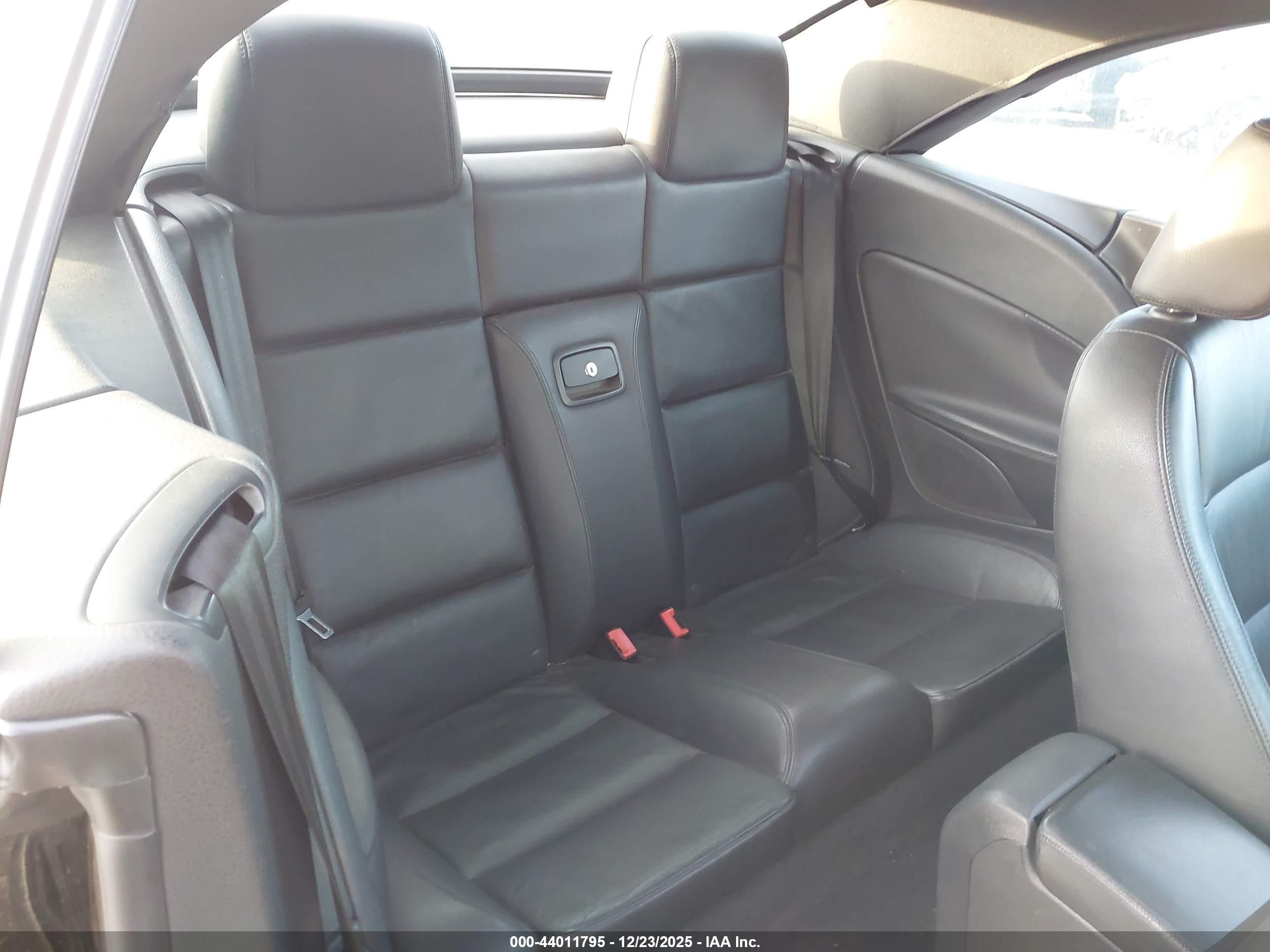 VOLKSWAGEN EOS image 8