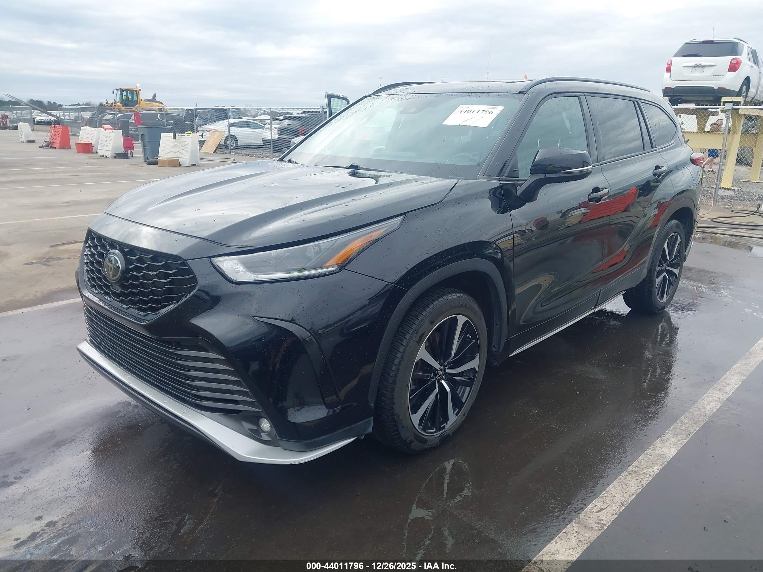 TOYOTA HIGHLANDER image 2