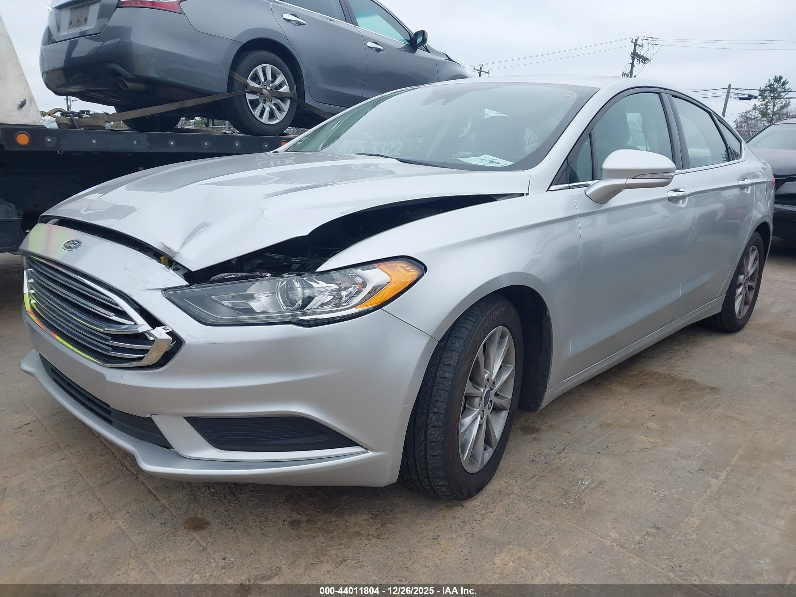 FORD FUSION image 2