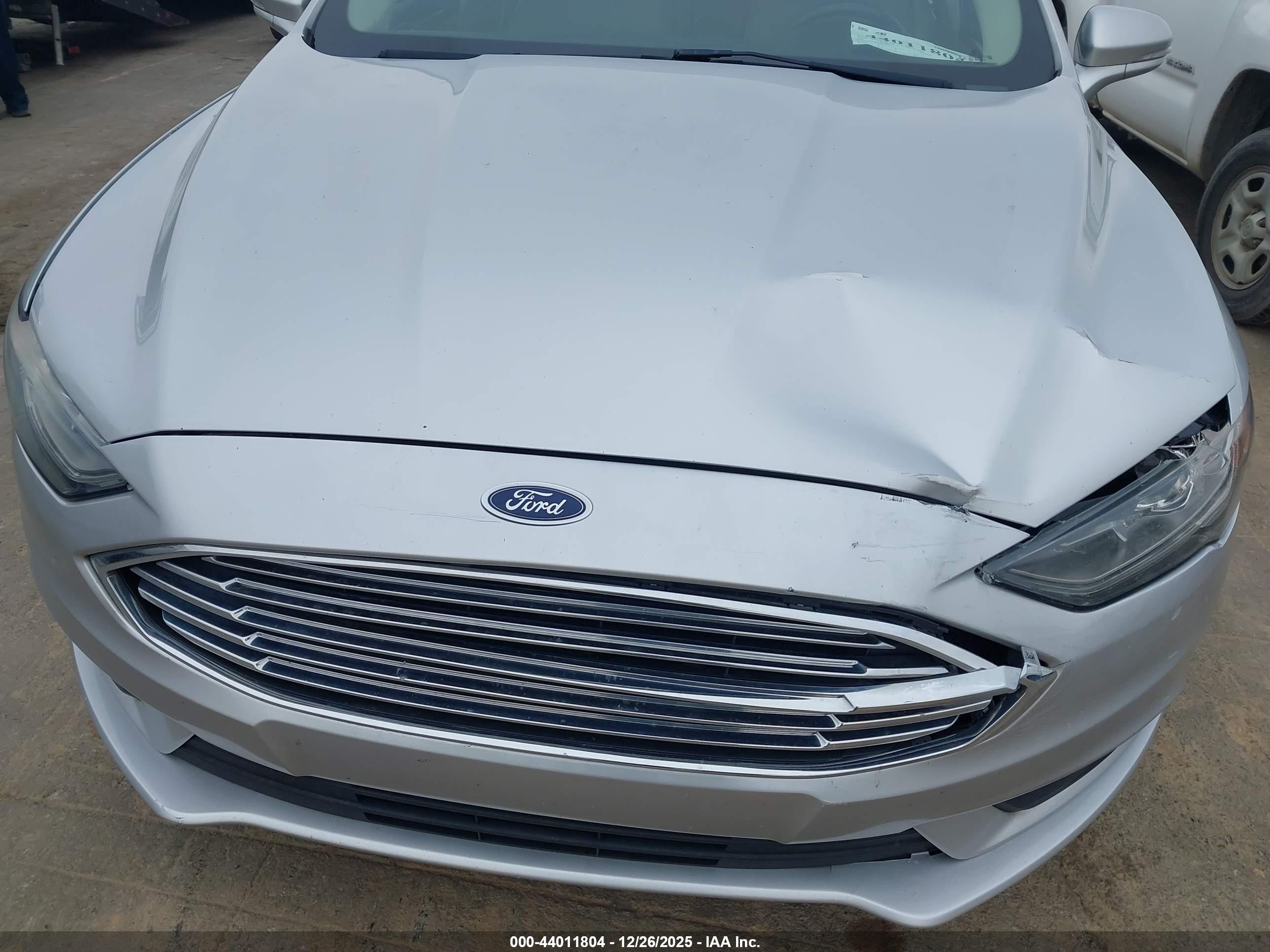 FORD FUSION image 6