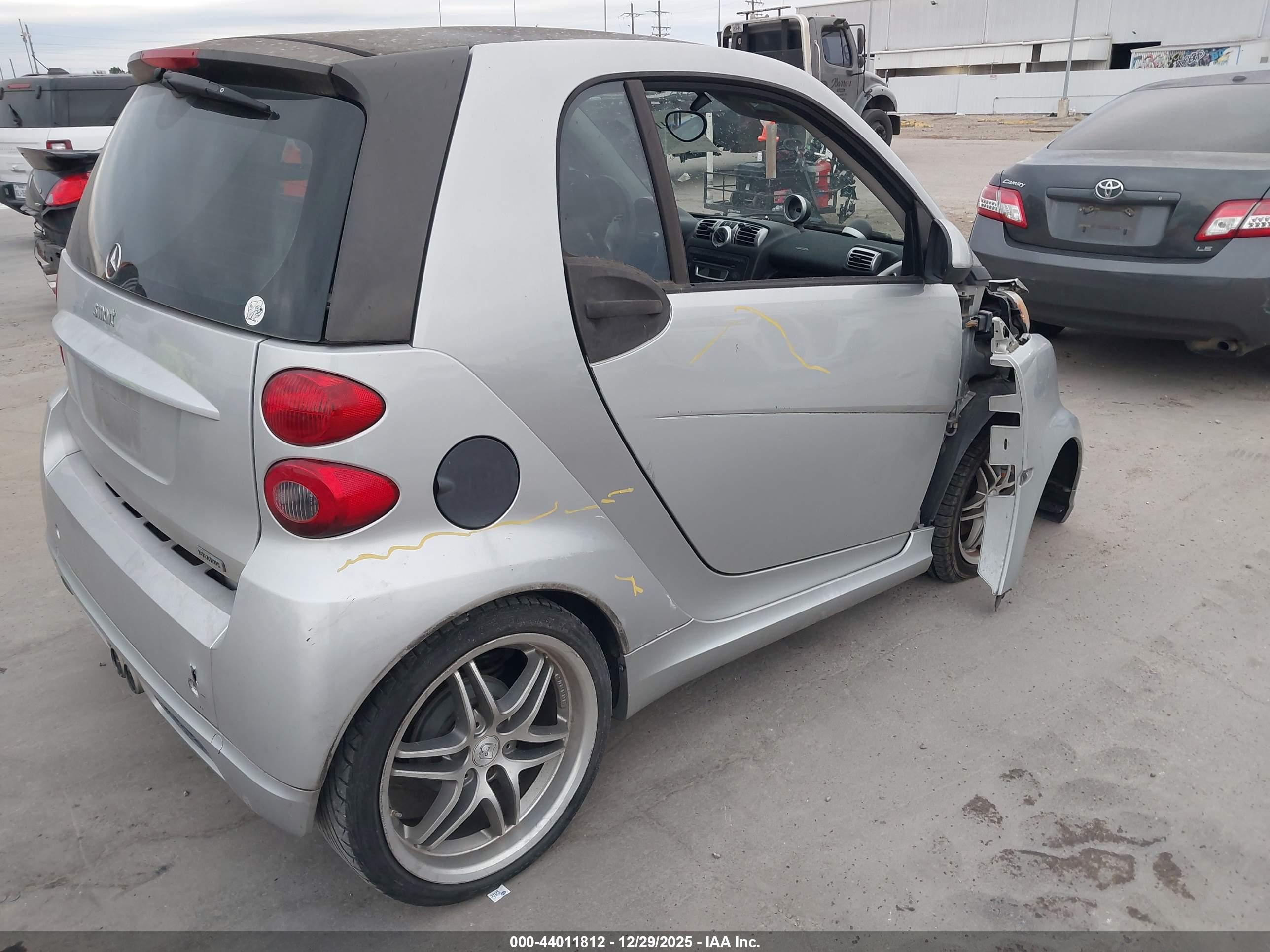 SMART FORTWO image 4