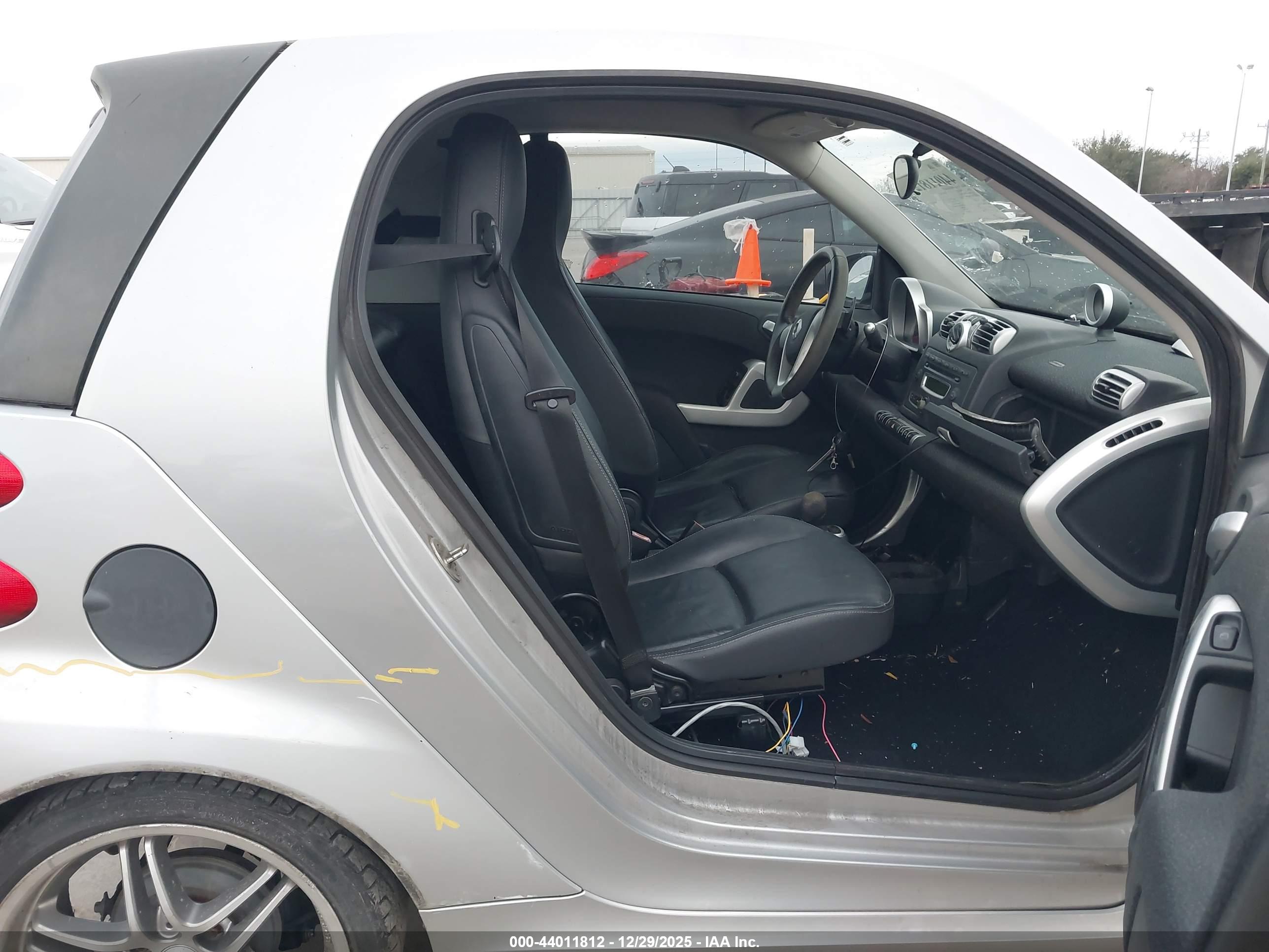 SMART FORTWO image 8