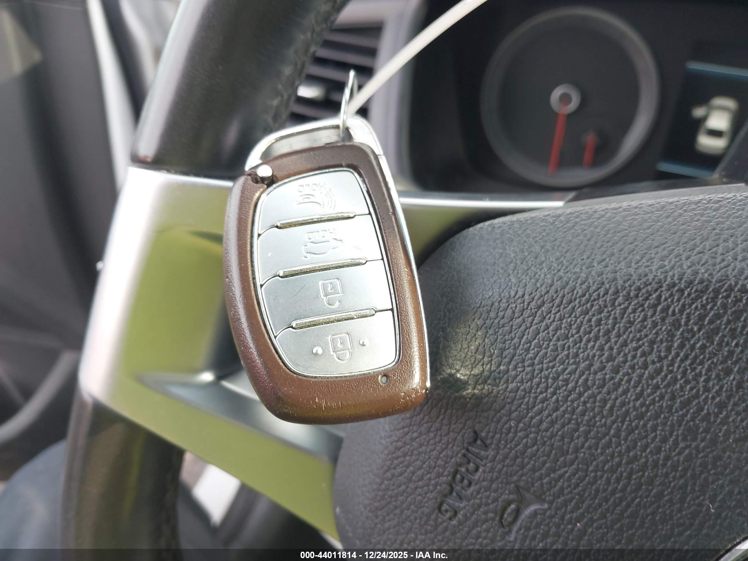 HYUNDAI SONATA image 11
