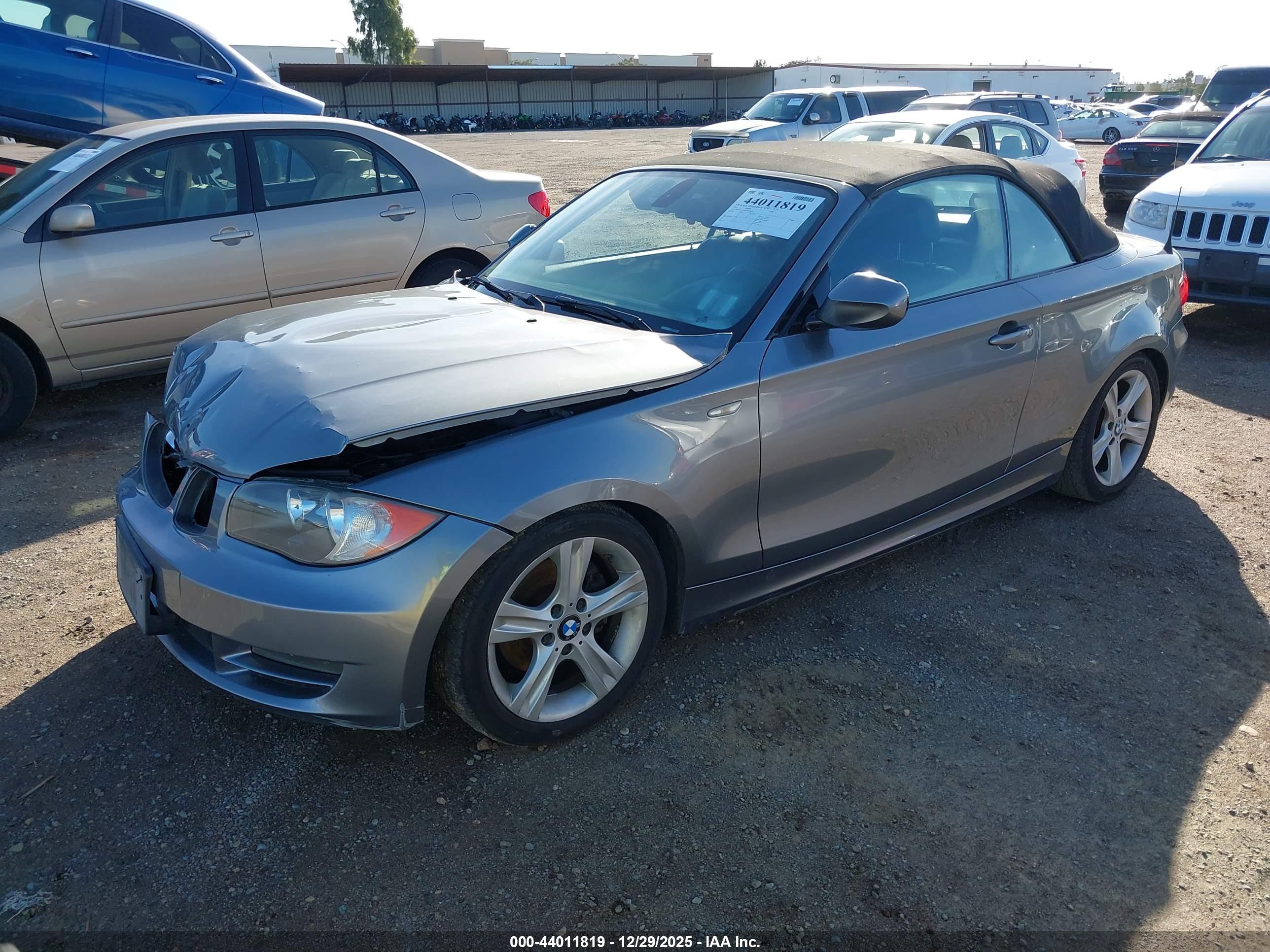 BMW 128I image 2