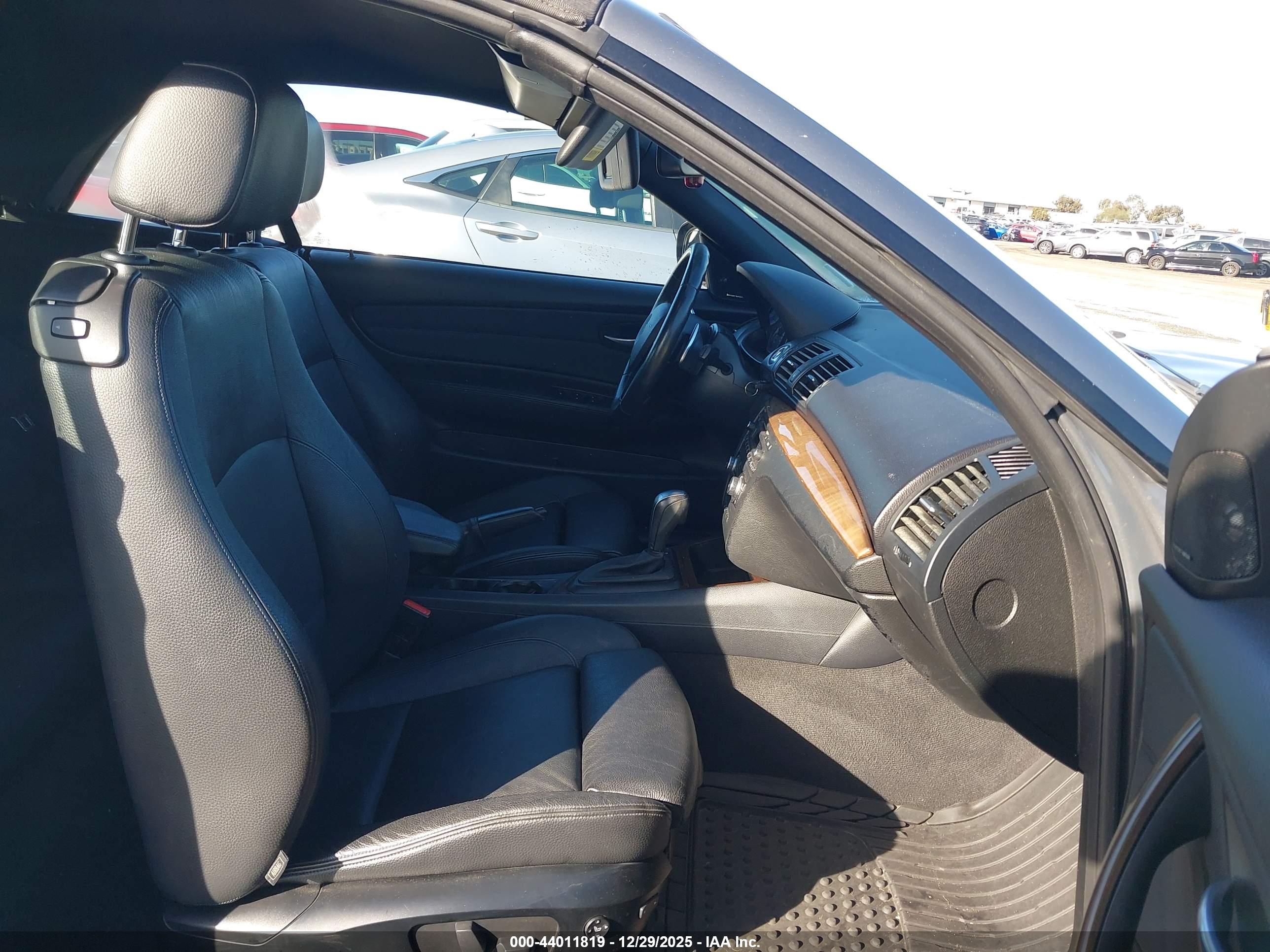 BMW 128I image 5