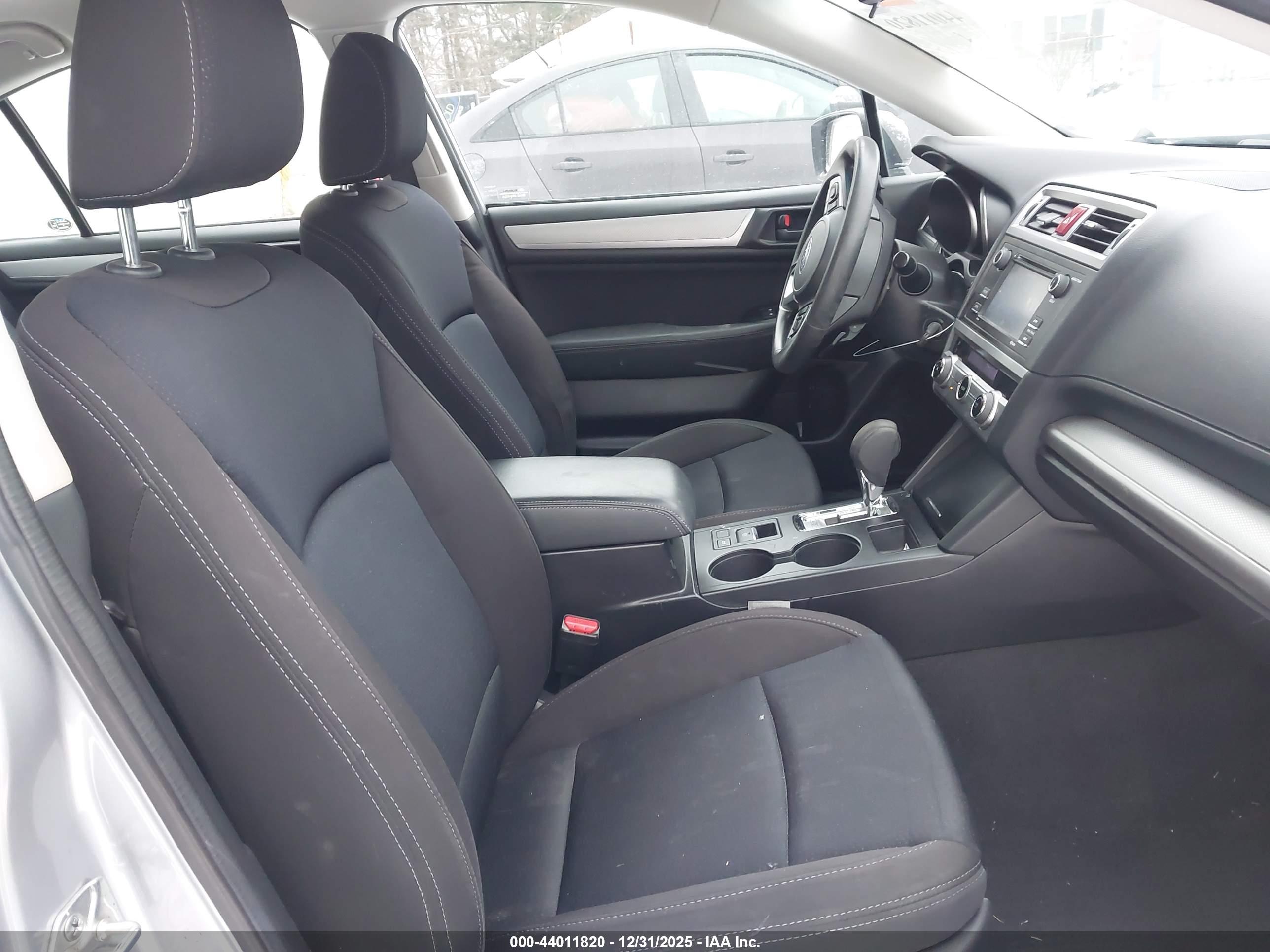 SUBARU LEGACY image 5
