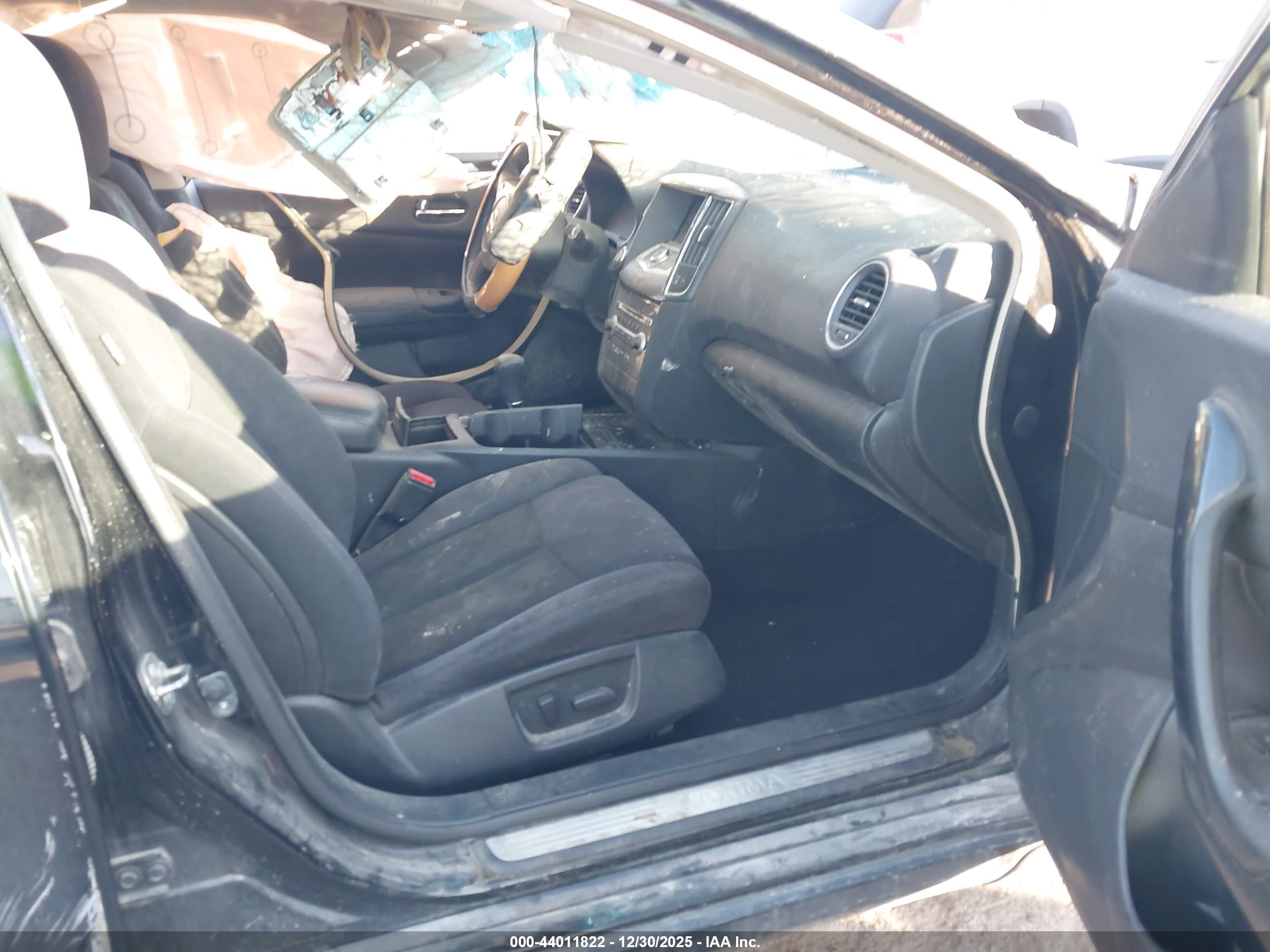 NISSAN MAXIMA image 5