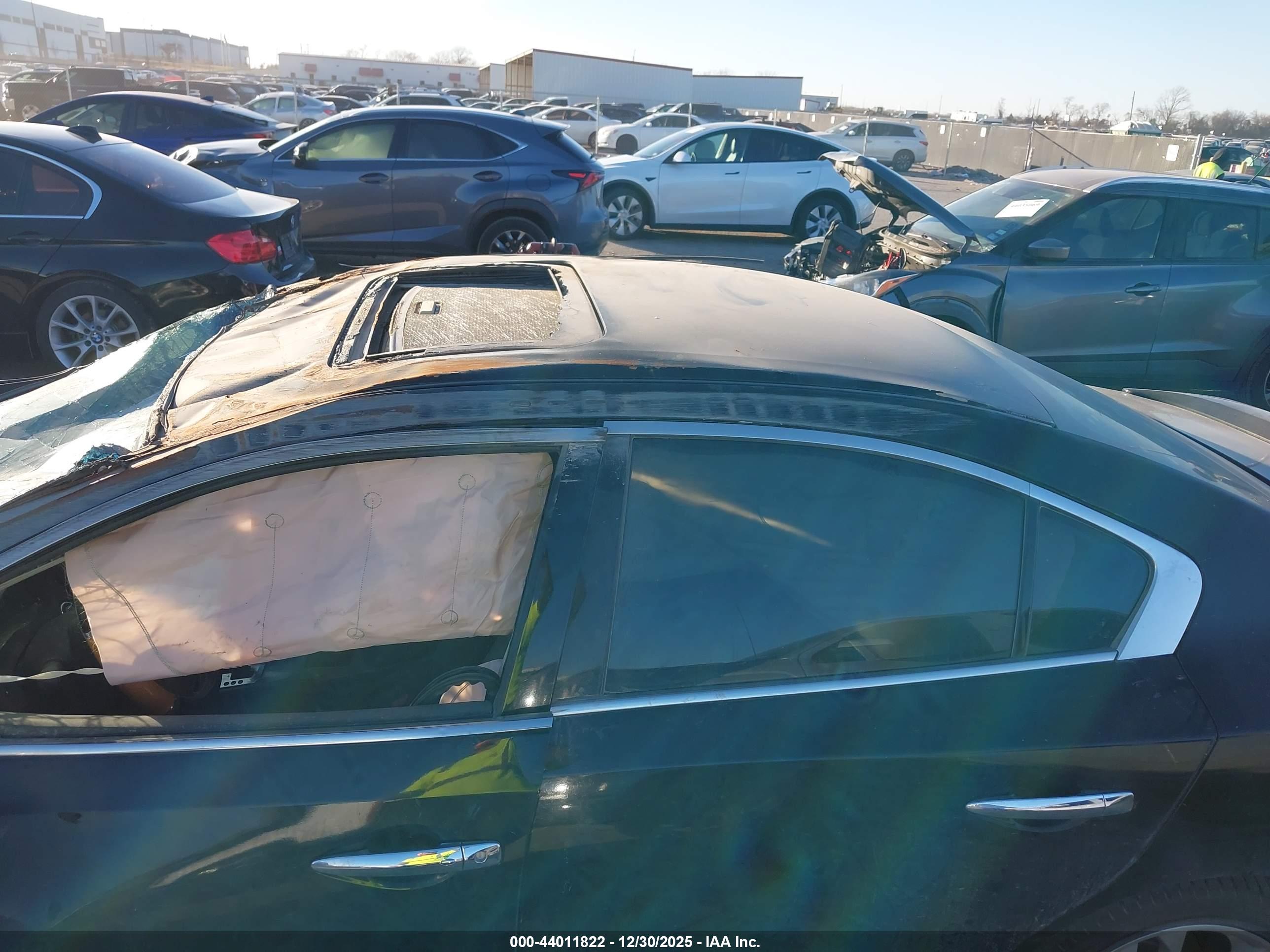NISSAN MAXIMA image 6