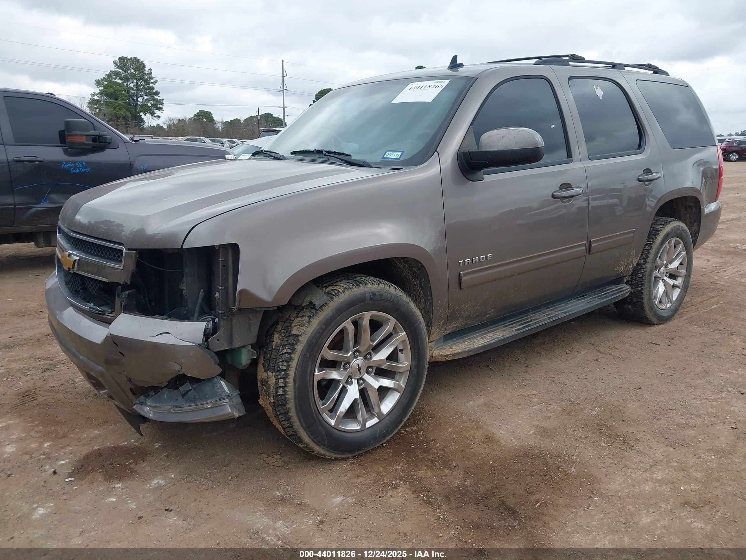 CHEVROLET TAHOE image 2