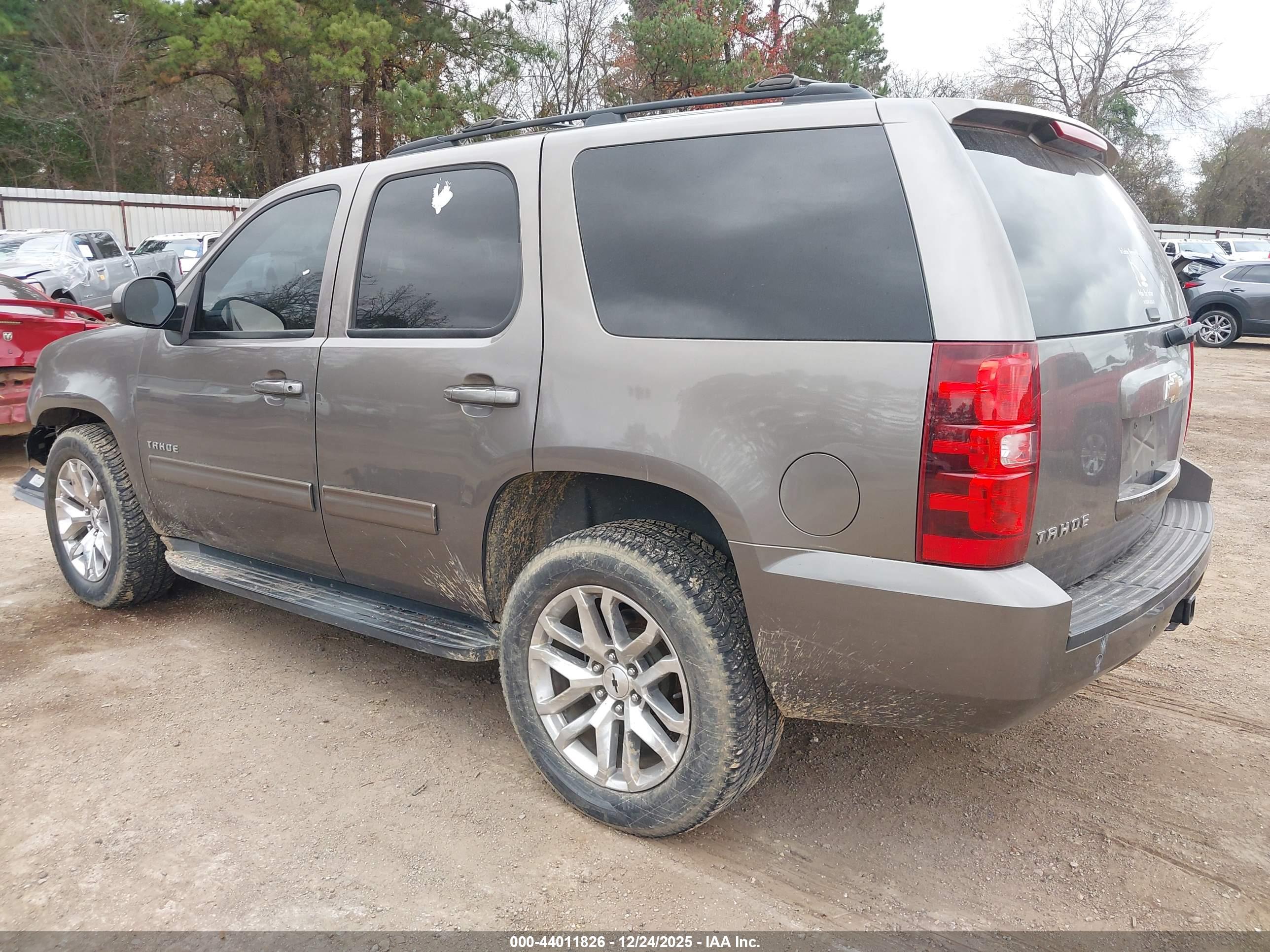 CHEVROLET TAHOE image 3
