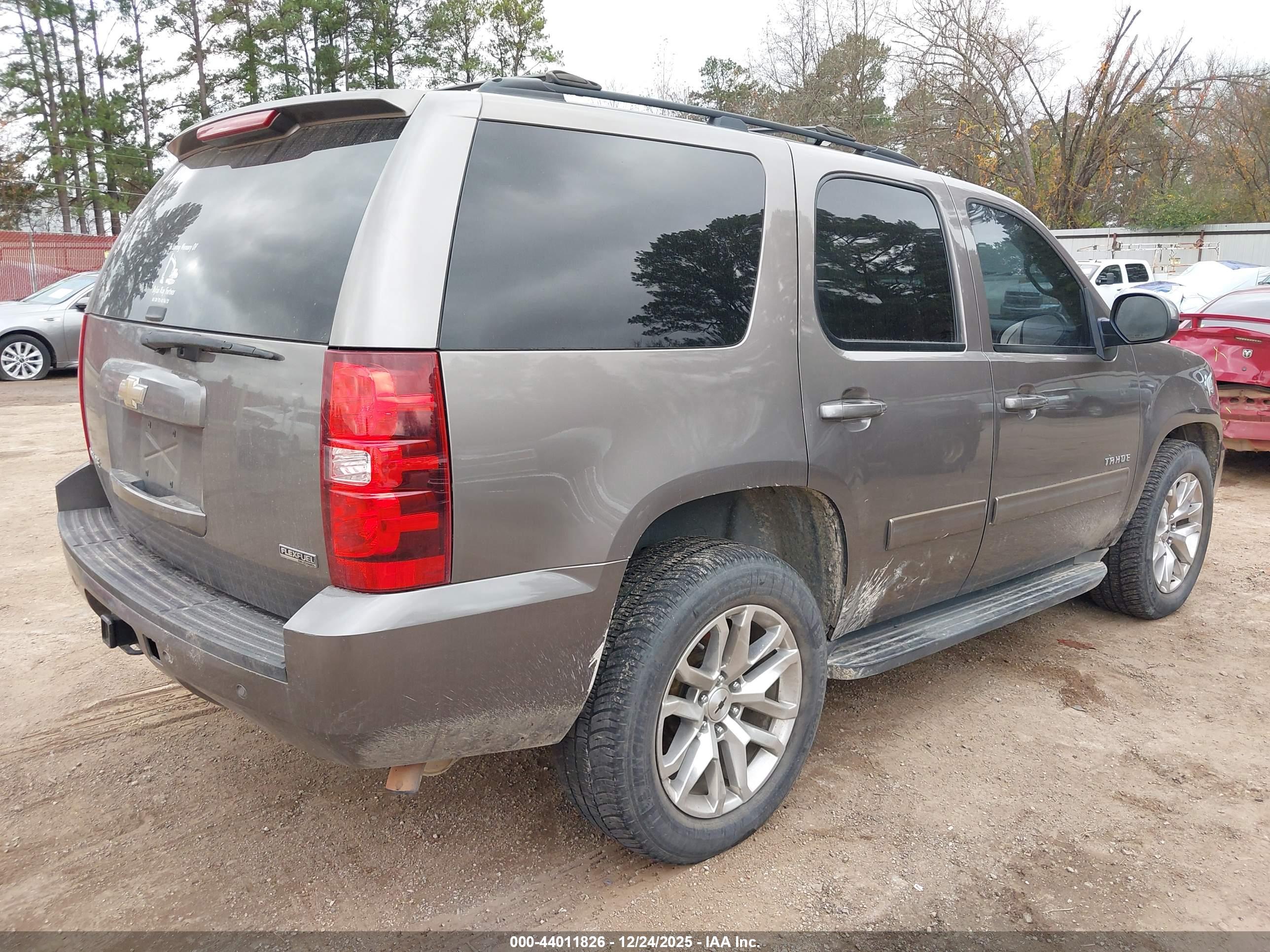 CHEVROLET TAHOE image 4